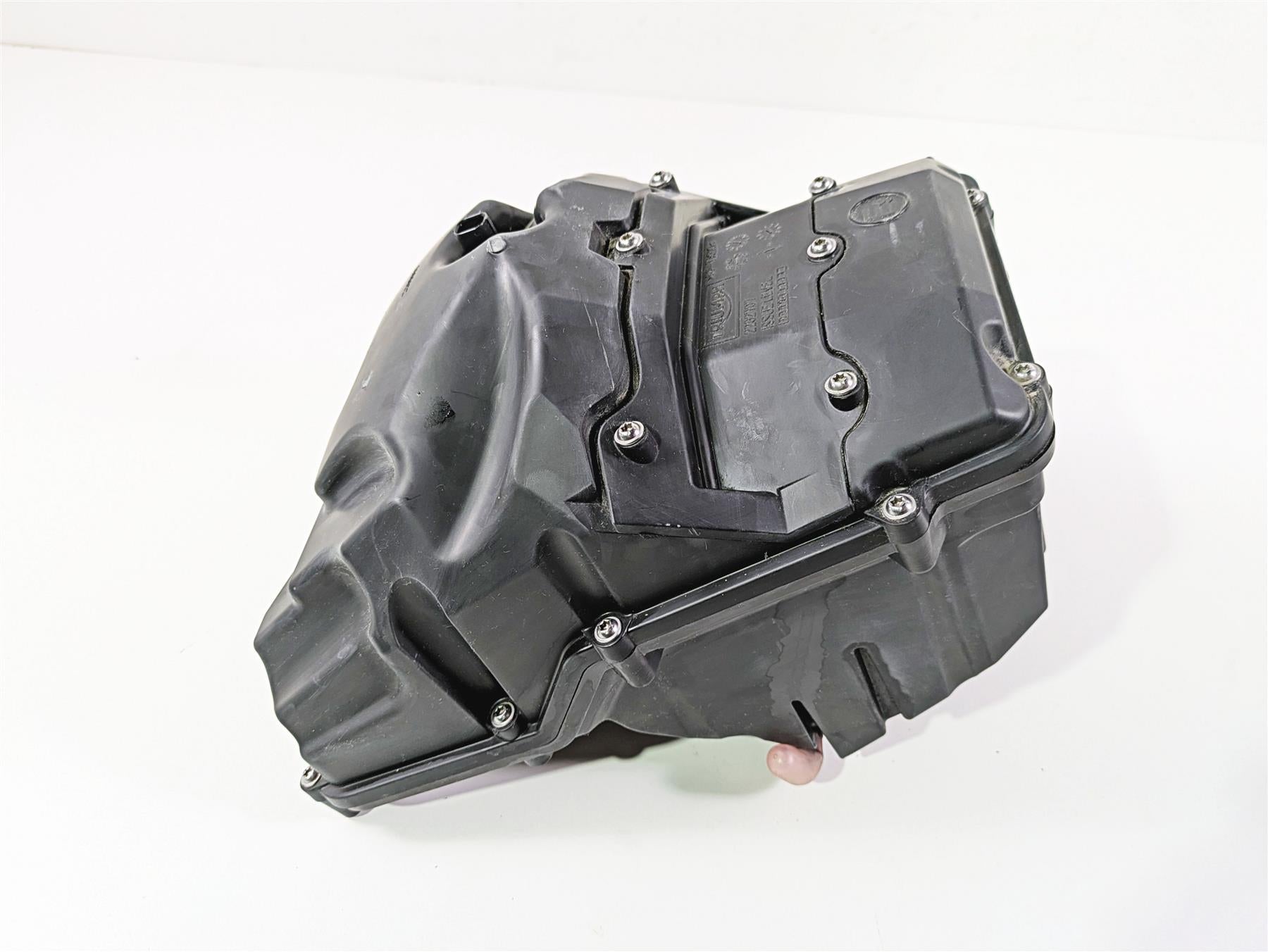 2024 Triumph Tiger 900 GT Air Box Cleaner & Tubes Set T2209565 T2202707 {{ shop.shopifyCountryName }} - Mototech271