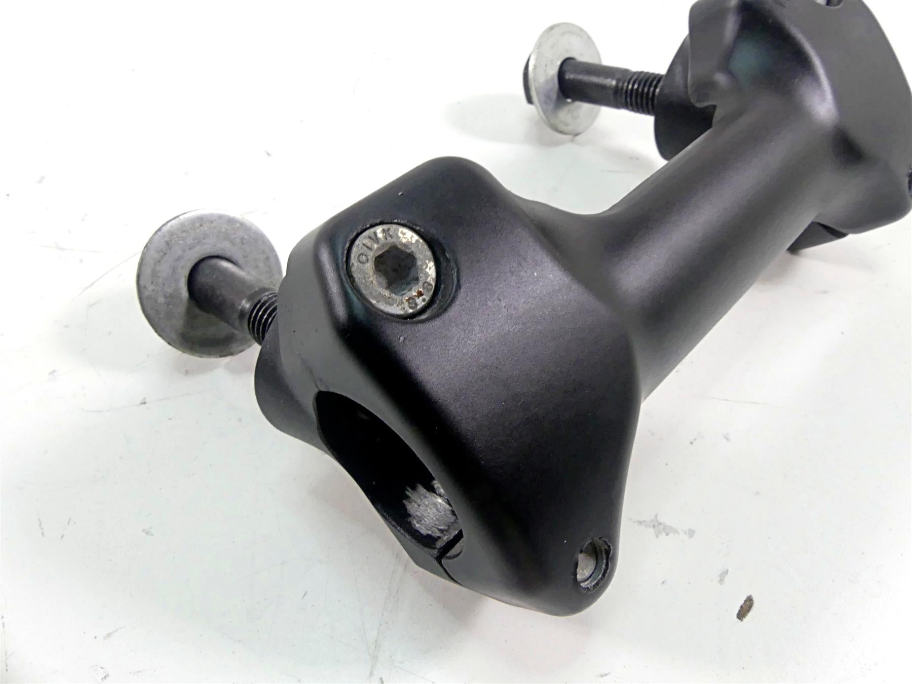 2019 Indian Chieftain Classic Handlebar Handle Bar Clamps Risers 5139656 5639269 {{ shop.shopifyCountryName }} - Mototech271