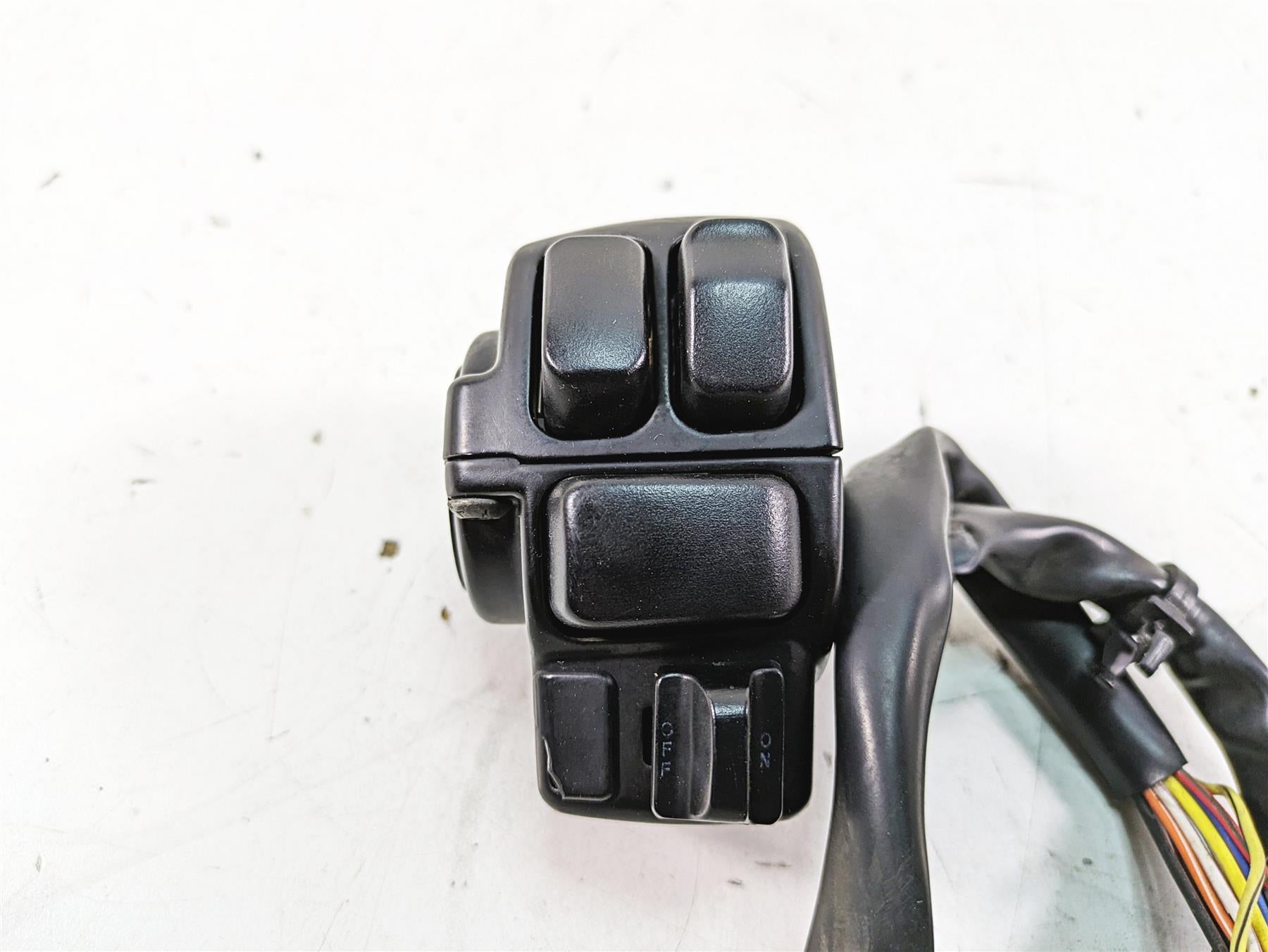 2011 Harley Touring FLHR Road King Left Hand Control Switch -Read 71684-06A {{ shop.shopifyCountryName }} - Mototech271