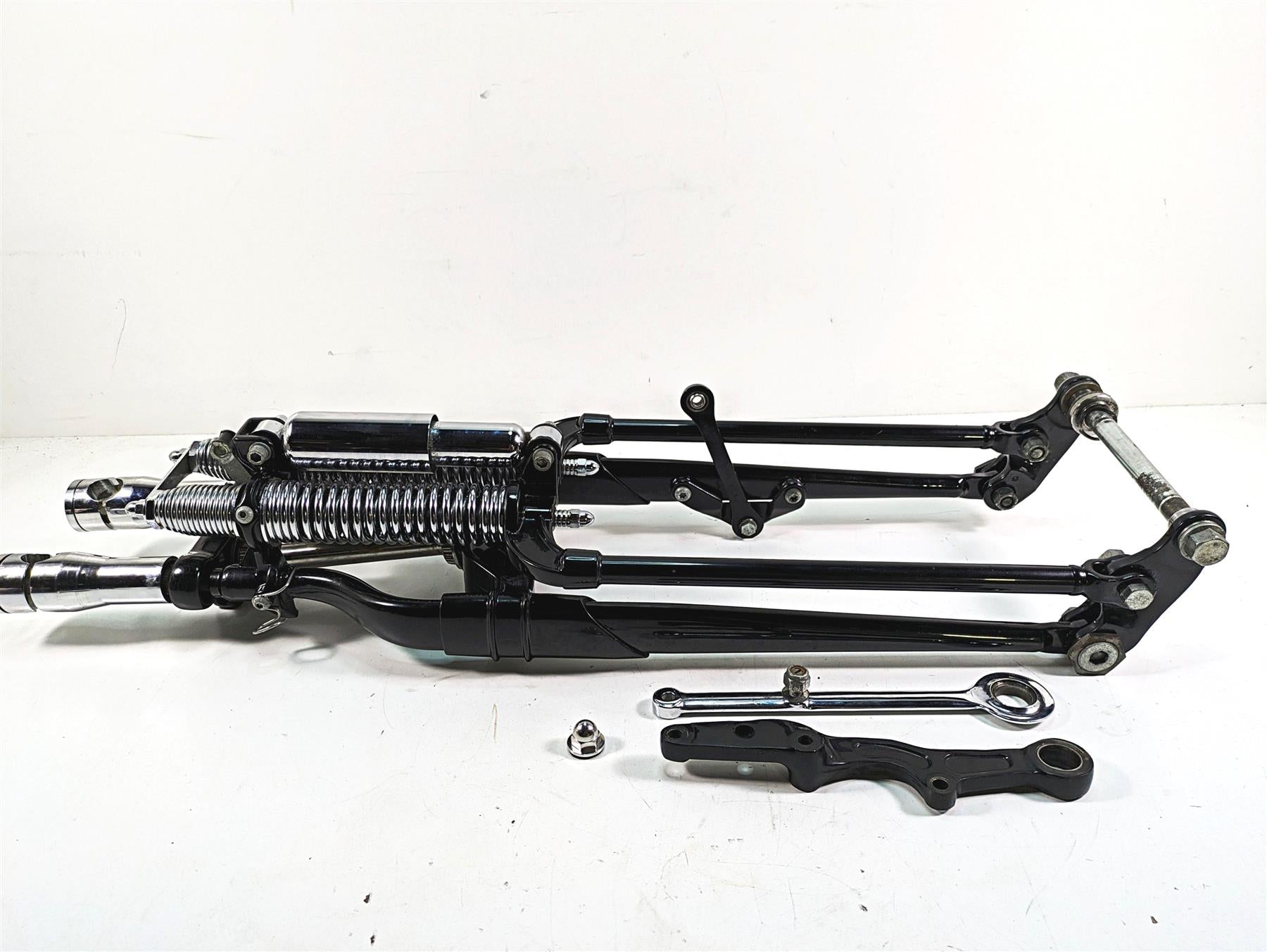 2009 Harley Softail FLSTSB Cross Bones Nice Front End Springer Fork Set 46173-05 46174-05 {{ shop.shopifyCountryName }} - Mototech271