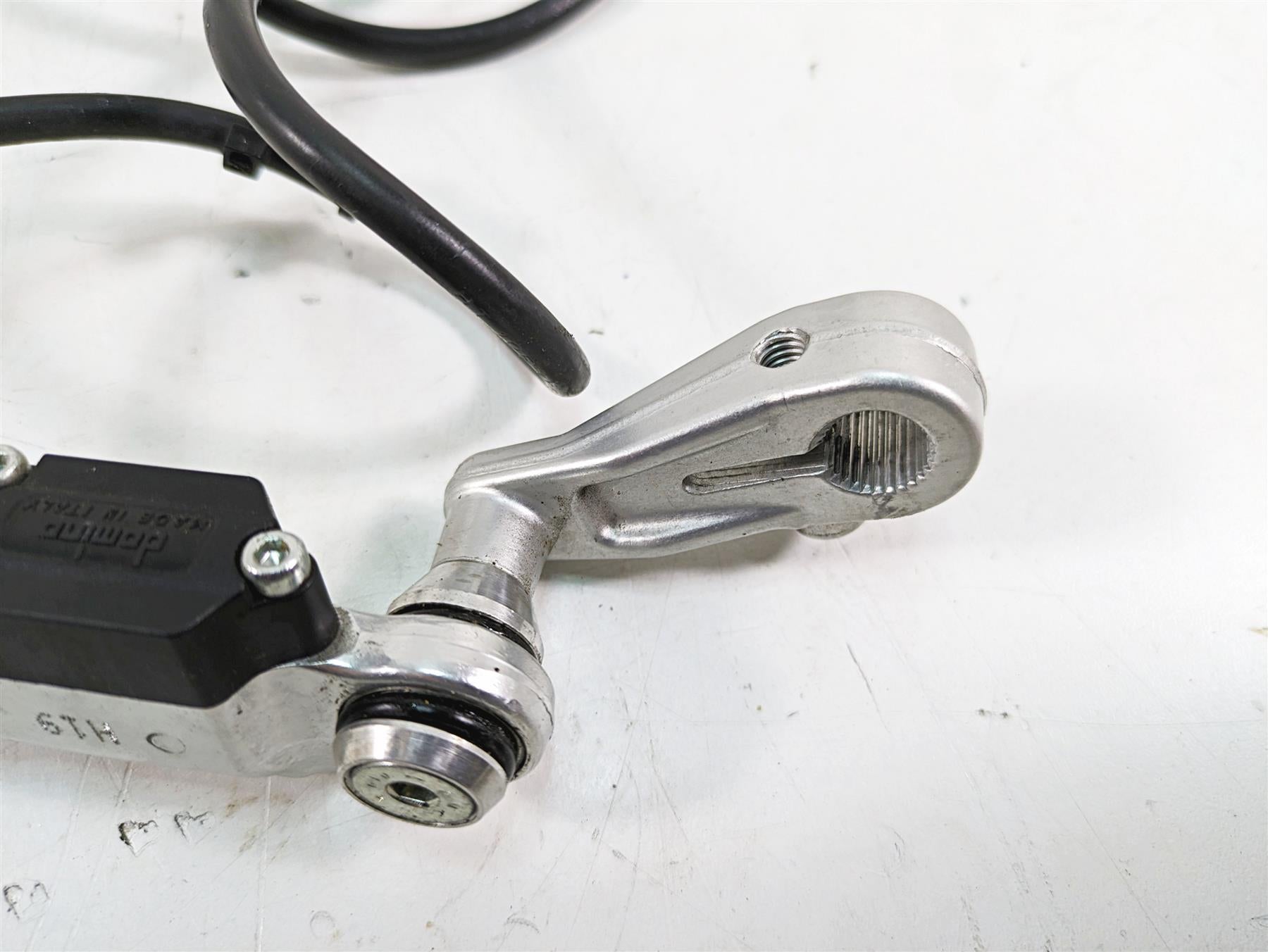 2020 Aprilia Tuono V4 Factory Quickshifter Quick Shift Shifter Assist 2B002890 {{ shop.shopifyCountryName }} - Mototech271
