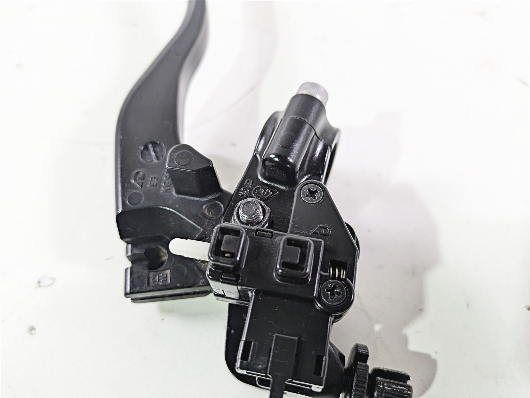 2024 Kawasaki ZX6R ZX636 Ninja Clutch Perch & Lever - Read 46076-0121 {{ shop.shopifyCountryName }} - Mototech271