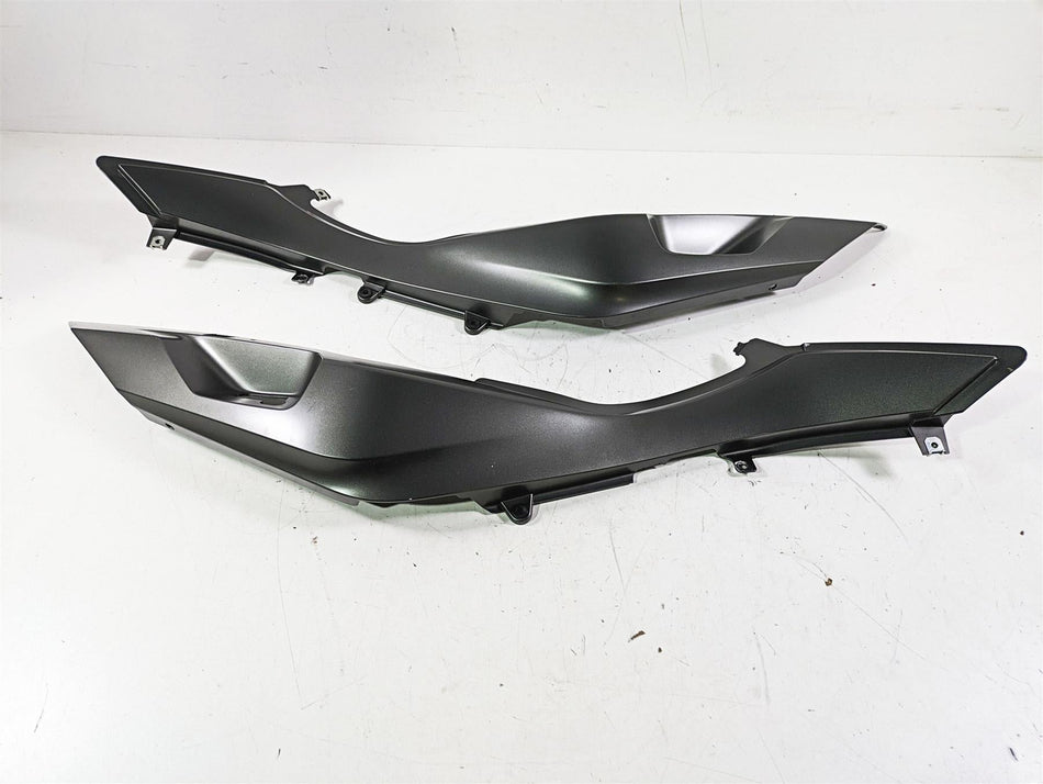 2014 BMW R1200 RT RTW K52 Tail Side Cover Fairing Set - Read 46638533567 {{ shop.shopifyCountryName }} - Mototech271