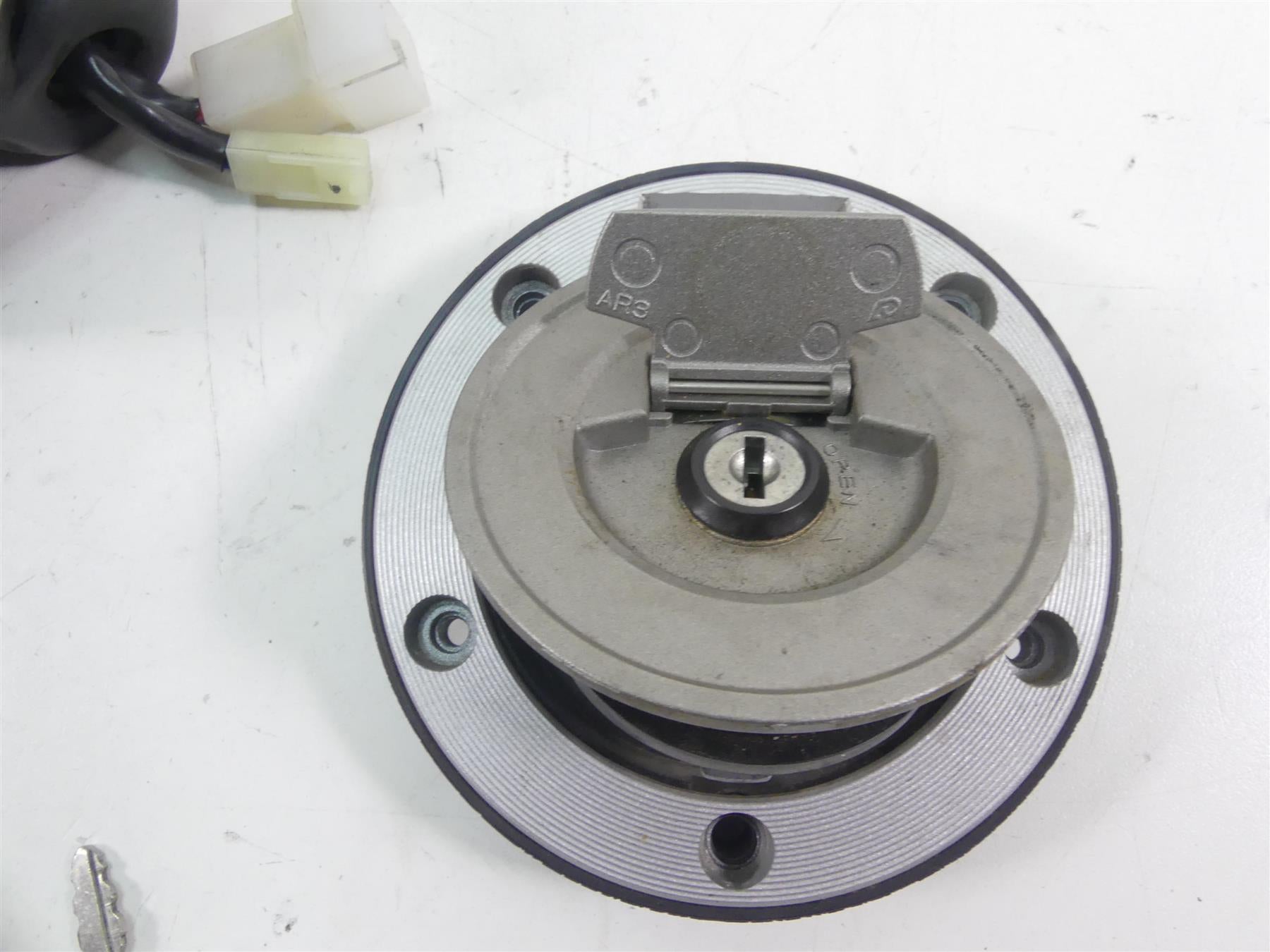 2022 Yamaha MT09 FZ09 Ignition Switch Key Lock Set B7N-82501-10-00 {{ shop.shopifyCountryName }} - Mototech271