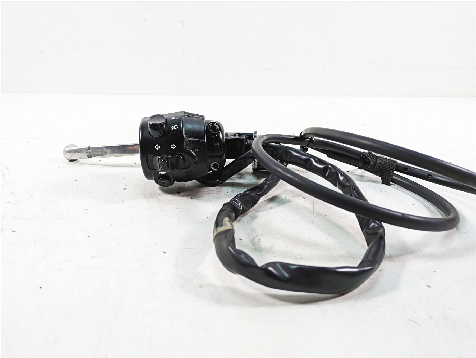 2011 Triumph America Clutch Perch Turn Signal Control Switch Set T2046023 {{ shop.shopifyCountryName }} - Mototech271