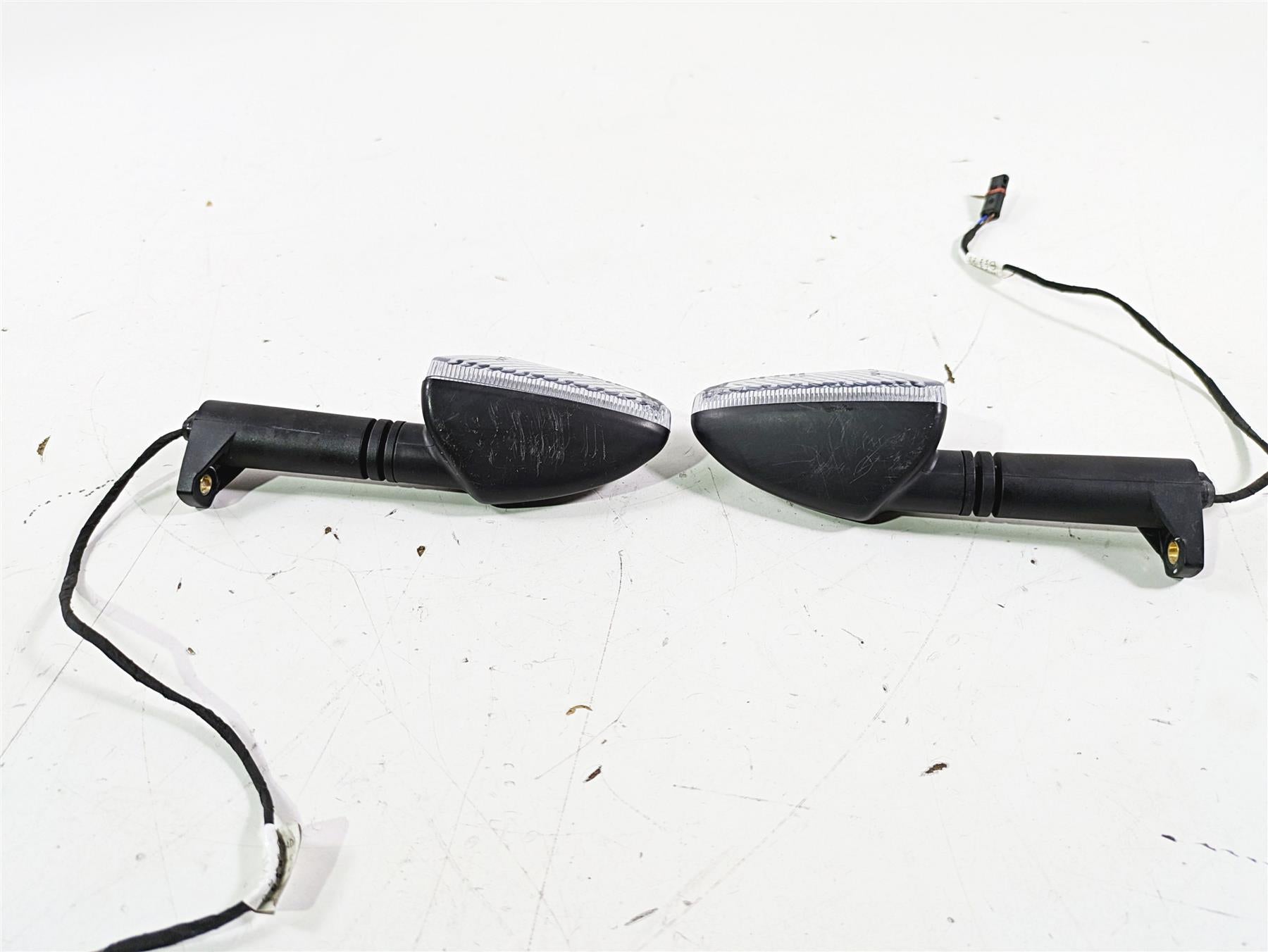 2018 BMW R1200GS GSW K50 Front Blinker Turn Signal Set 63138534353 {{ shop.shopifyCountryName }} - Mototech271