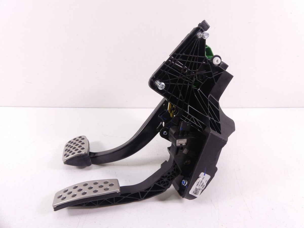 2020 Vanderhall Venice BlackJack Accelerate Throttle Brake Pedal Set 64657619 {{ shop.shopifyCountryName }} - Mototech271