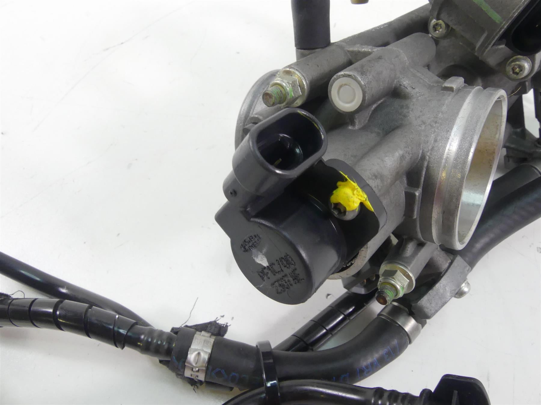 2008 Ducati Hypermotard 1100 Throttle Body Bodies Fuel Injection 28240821B {{ shop.shopifyCountryName }} - Mototech271