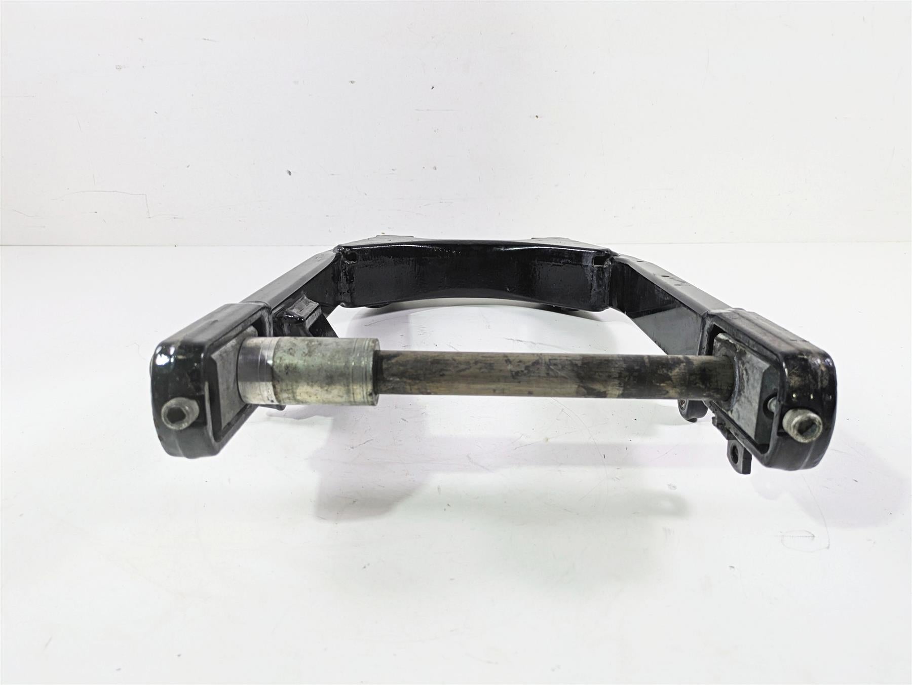 2010 Harley Dyna FXDB Street Bob Rear Swingarm & Axle 47820-10 {{ shop.shopifyCountryName }} - Mototech271