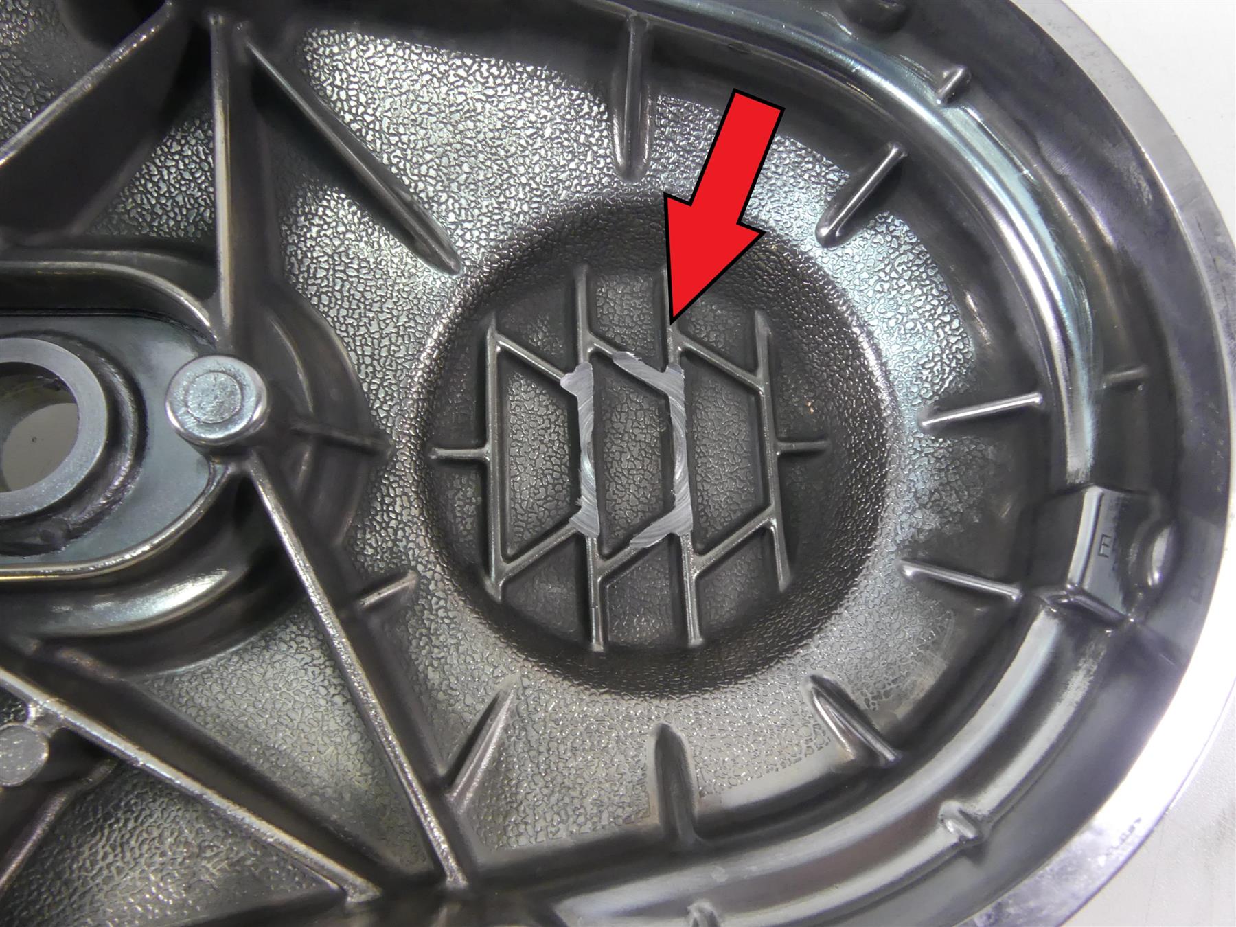 2003 Harley Dyna 100TH FXDL Low Rider Outer Primary Drive Clutch Cover 60506-99 {{ shop.shopifyCountryName }} - Mototech271