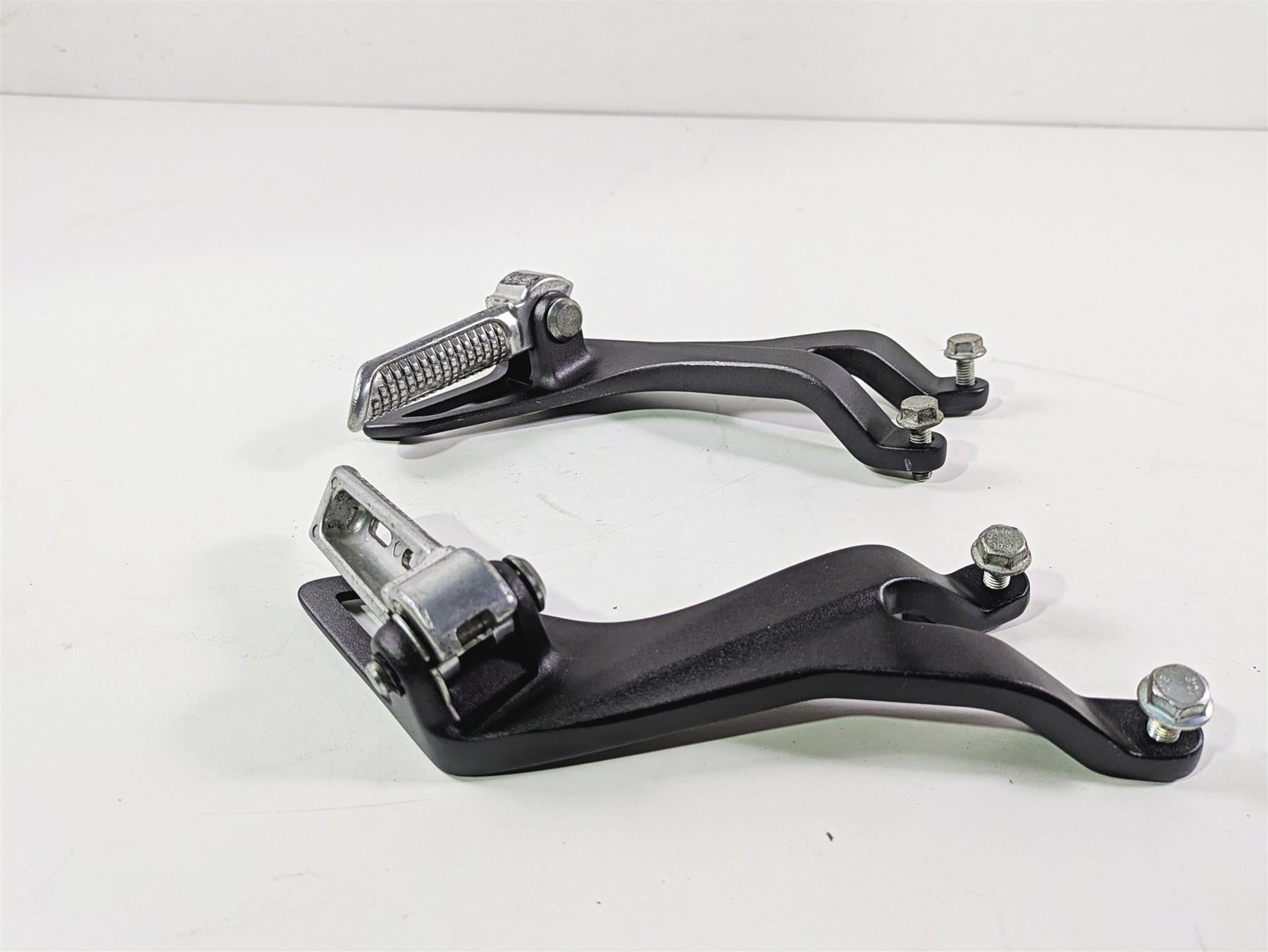 2016 Zero Motorcycles S 9.8 Rear Passenger Footpeg Set L 20-04285 R 20-07604 {{ shop.shopifyCountryName }} - Mototech271