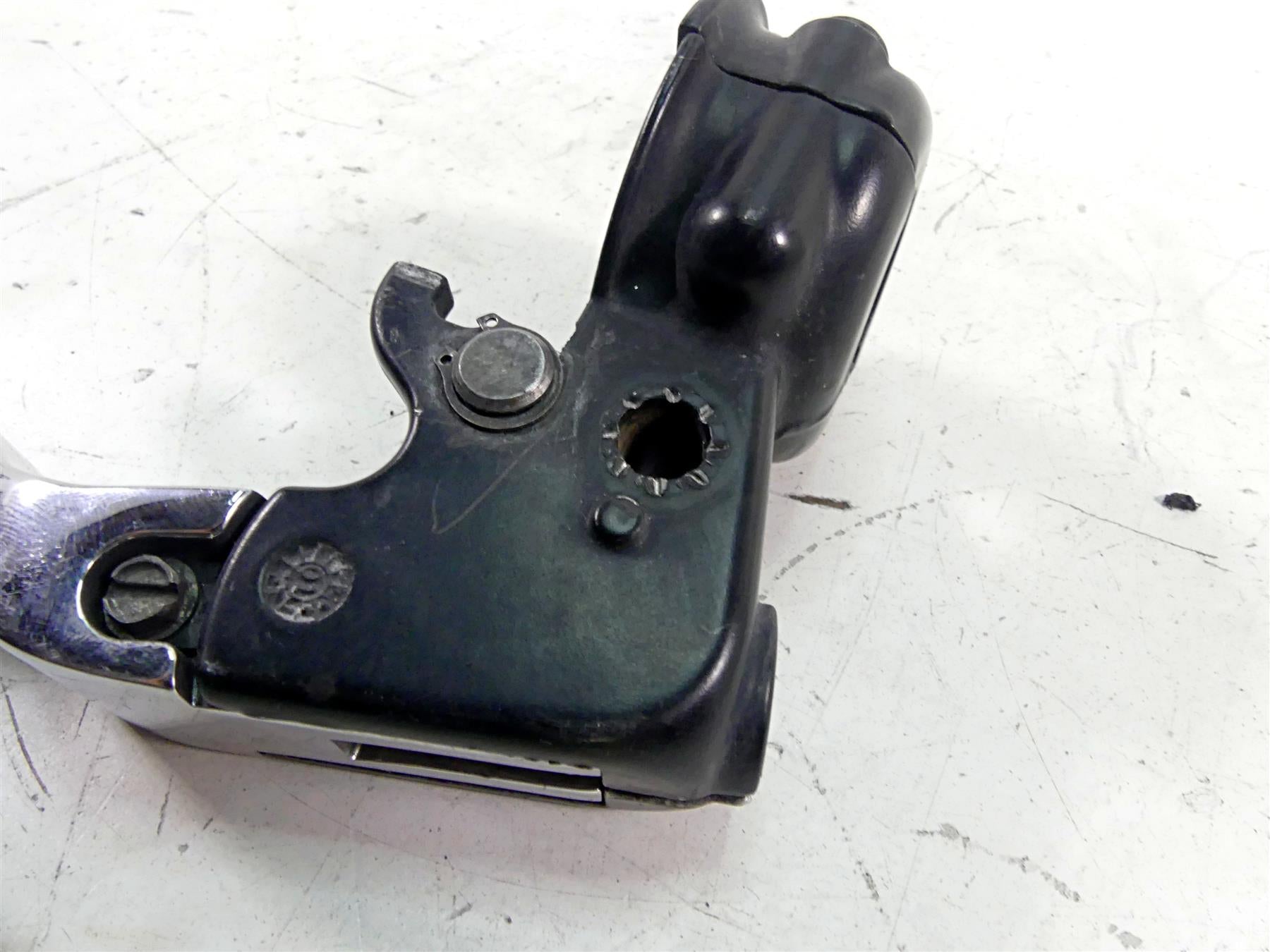 2002 Harley Touring FLHTC Electra Glide Clutch Perch & Chrome Lever 45015-96 {{ shop.shopifyCountryName }} - Mototech271