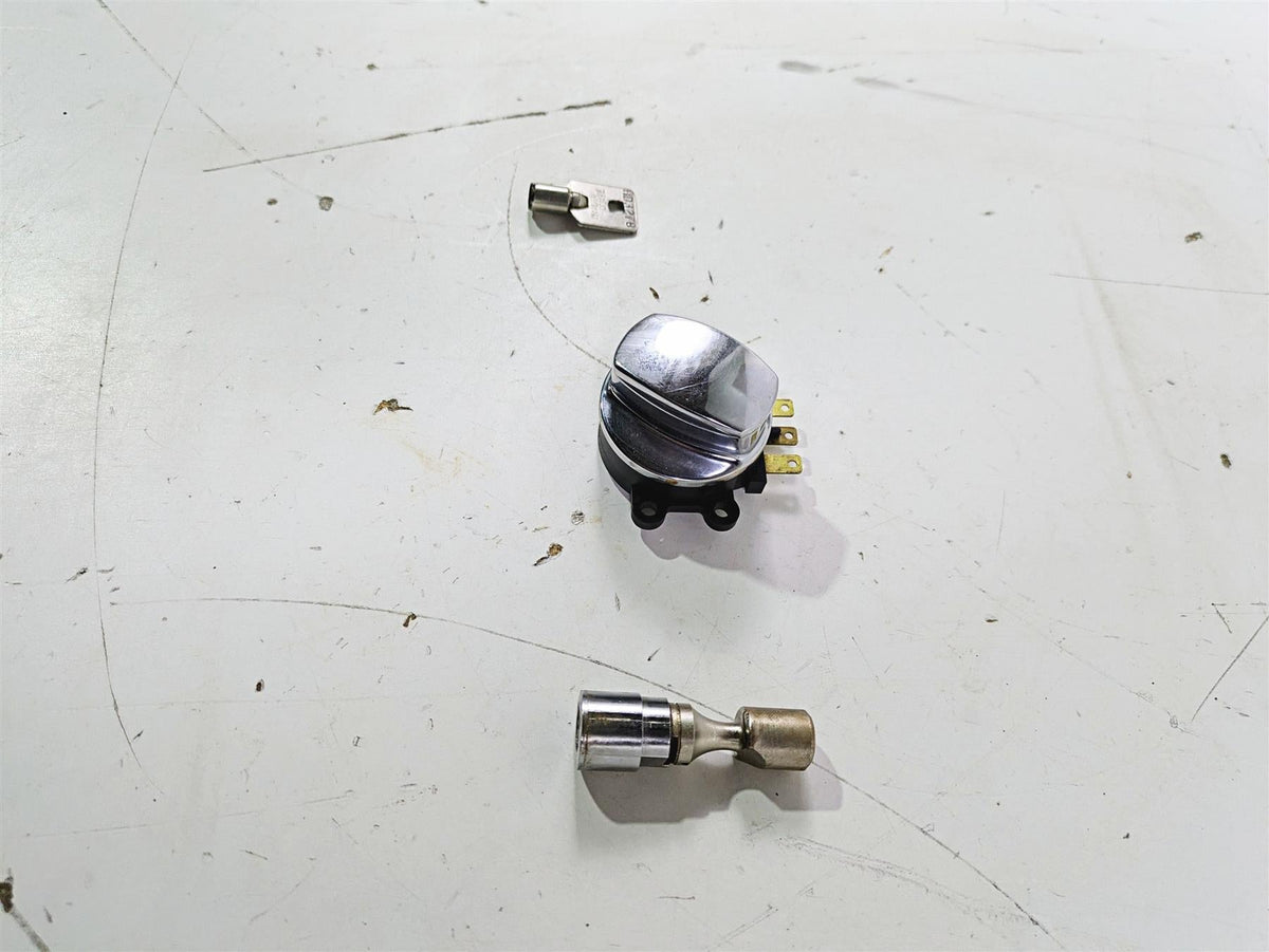 2005 Harley Softail FLSTSCI Heritage Springer Ignition Switch Key Lock 71450-04 {{ shop.shopifyCountryName }} - Mototech271