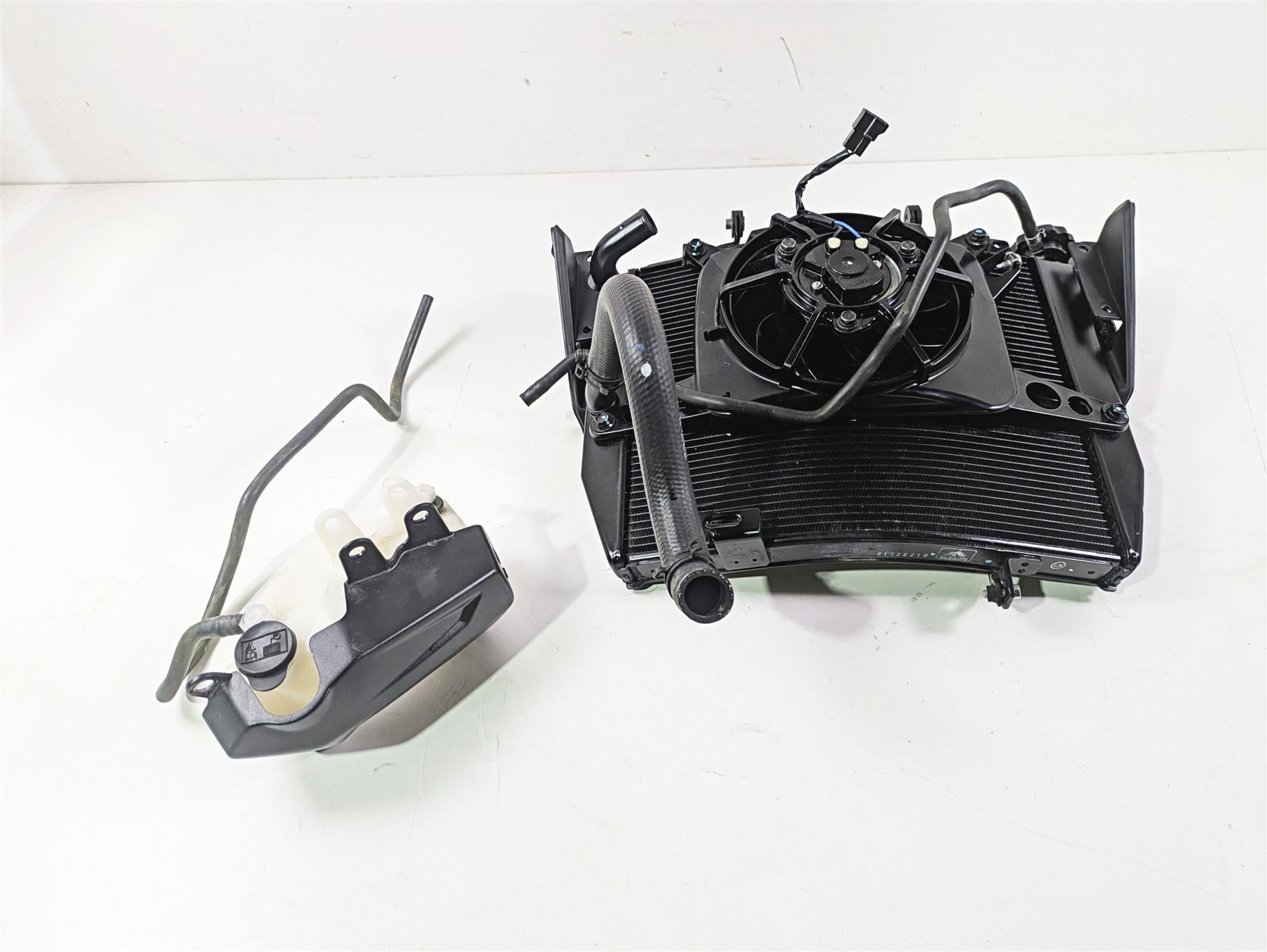 2024 Triumph Street Triple 765 R Radiator Fan Reservoir Hoses Set T2101508