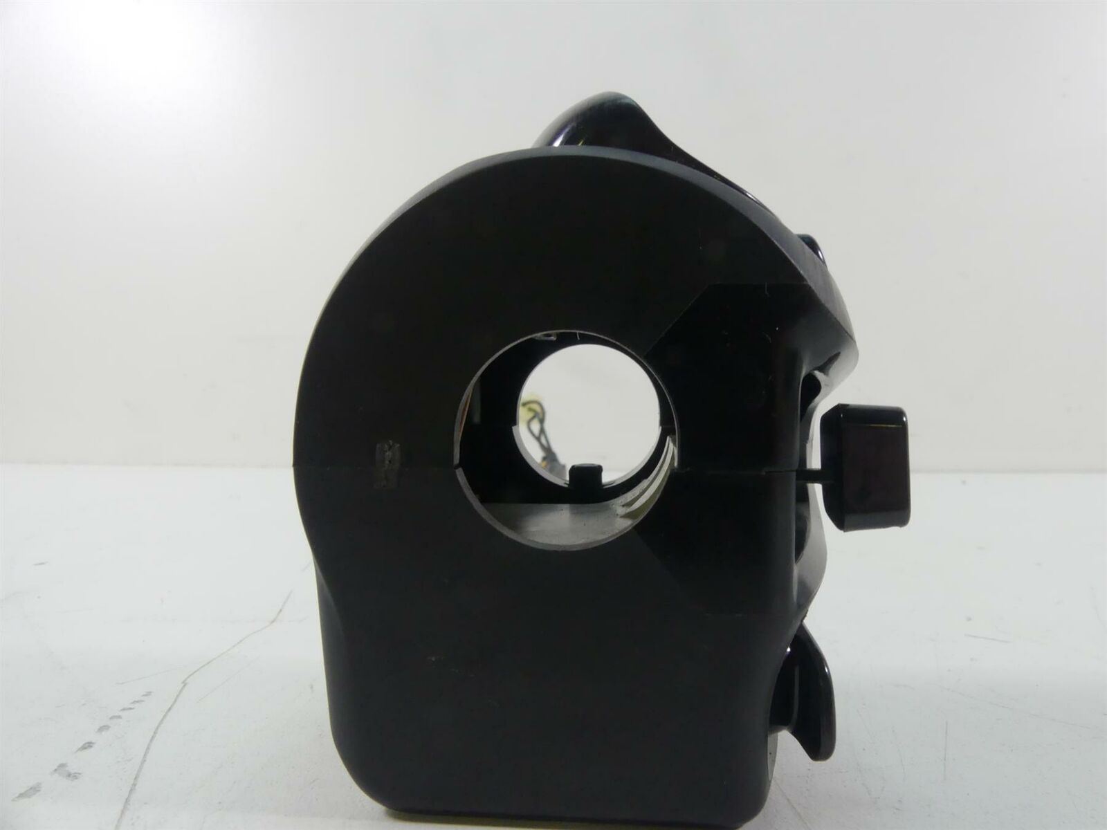 2020 Yamaha VMX17 1700 Left Hand Control Switch Blinker Signal 2S3-83972-00-00 {{ shop.shopifyCountryName }} - Mototech271
