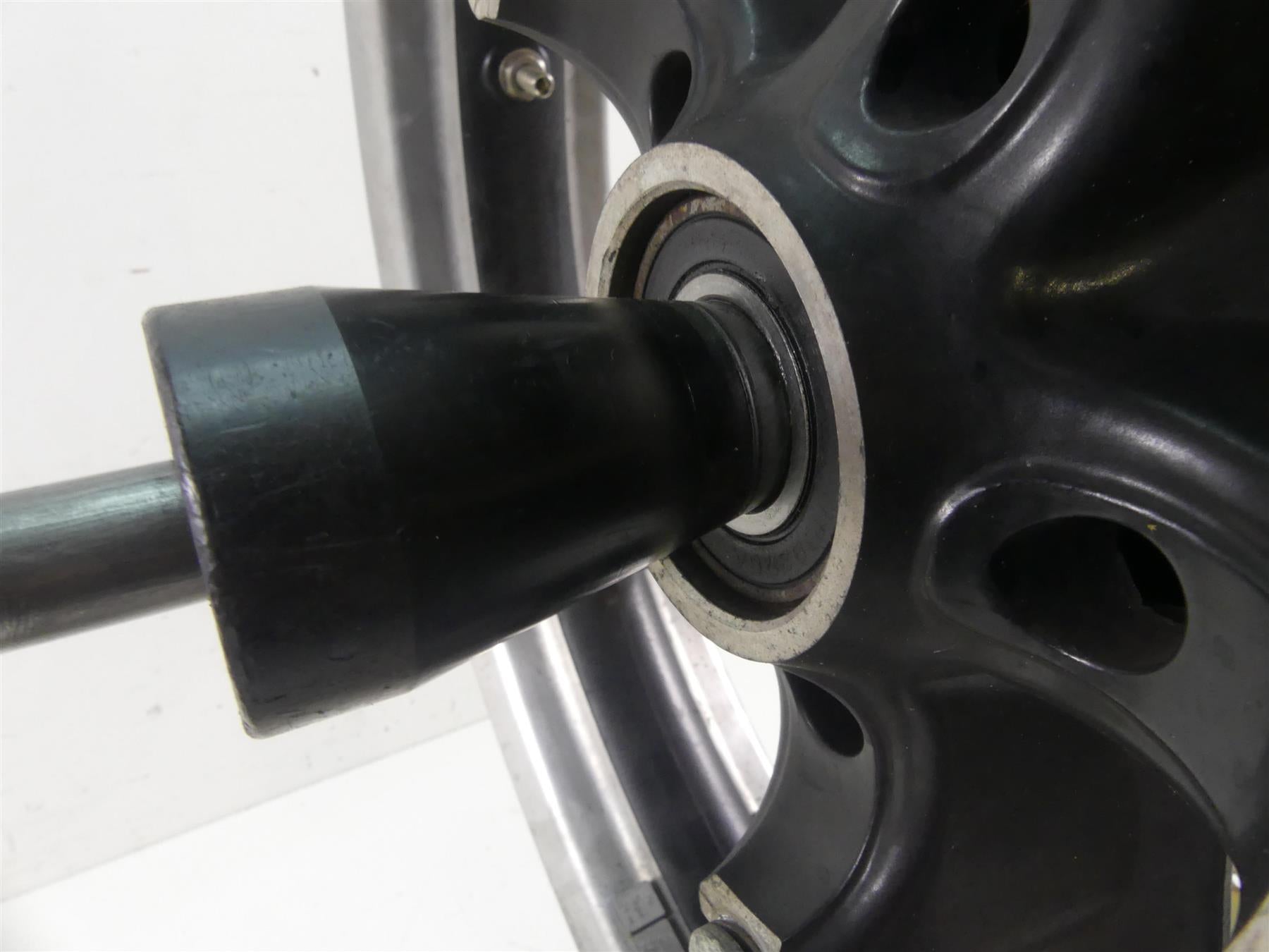 2012 Harley VRSCF Muscle Rod Straight 19x3 Front Wheel Rim 41670-09 {{ shop.shopifyCountryName }} - Mototech271