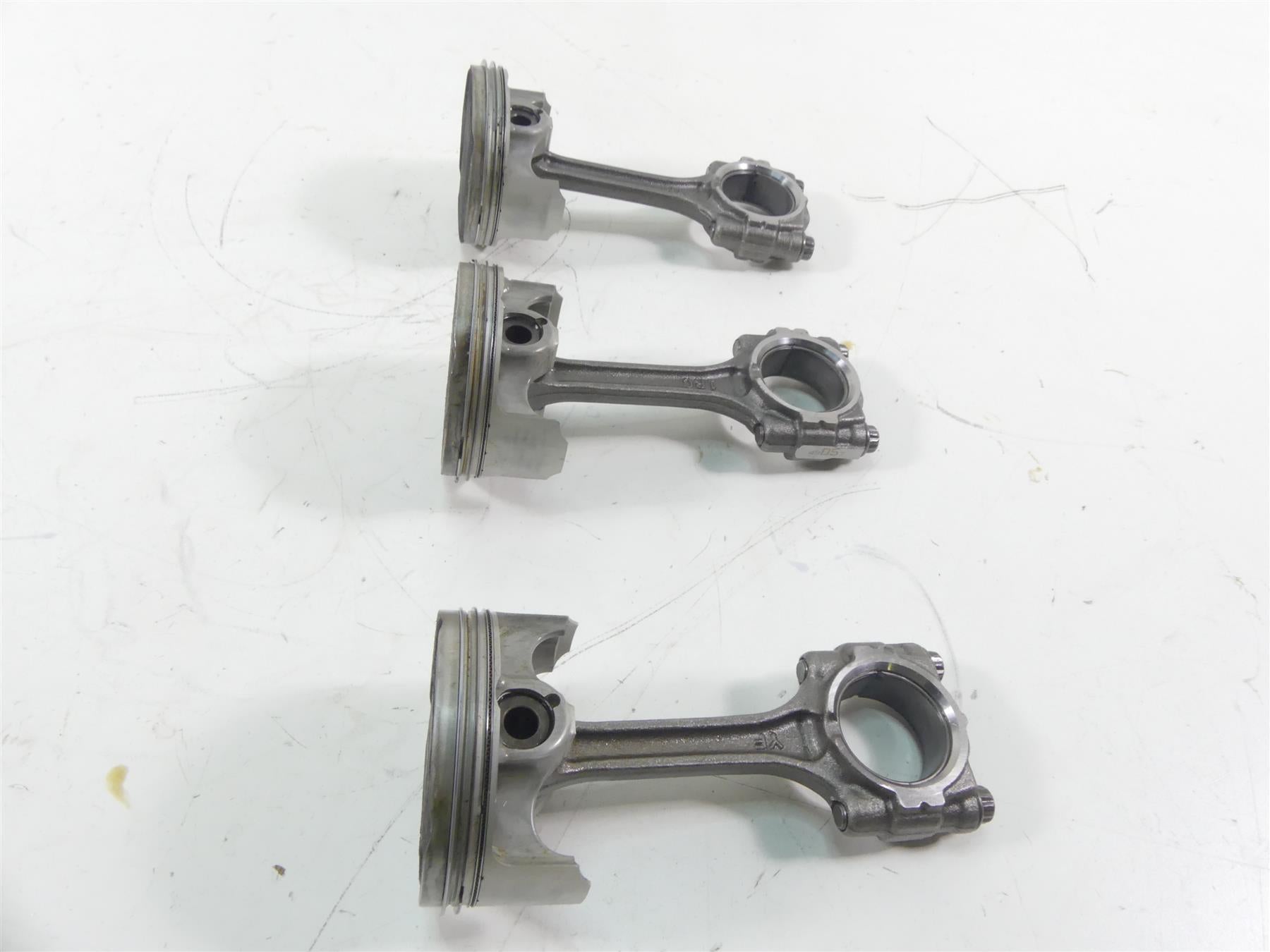 2015 Yamaha MT09 FZ09 Piston & Rod Set - 10K miles Only 1RC-11631-00-00 {{ shop.shopifyCountryName }} - Mototech271