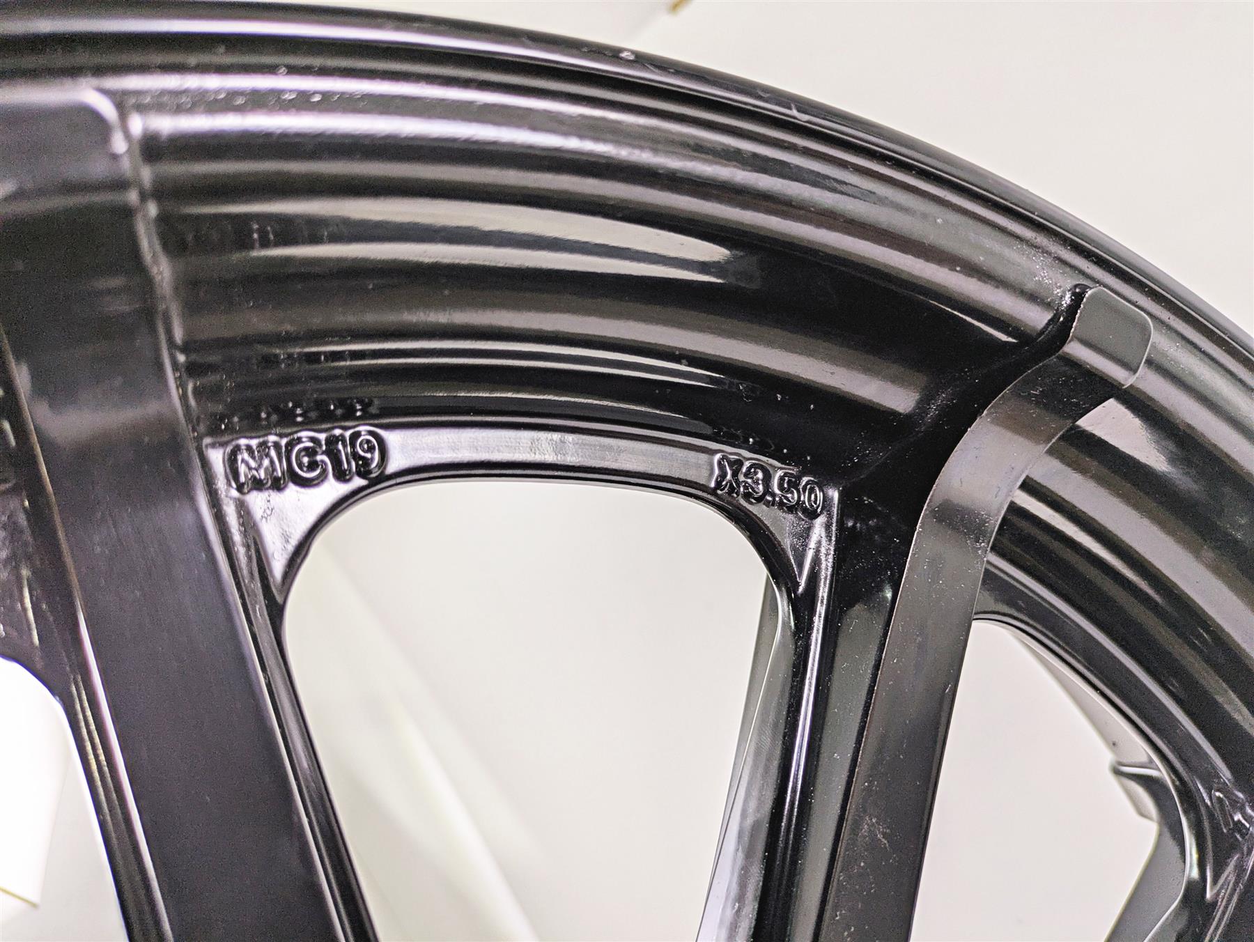 2018 Indian Springfield Dark Horse Straight 19x3.5 Front Wheel Rim 1523059 {{ shop.shopifyCountryName }} - Mototech271