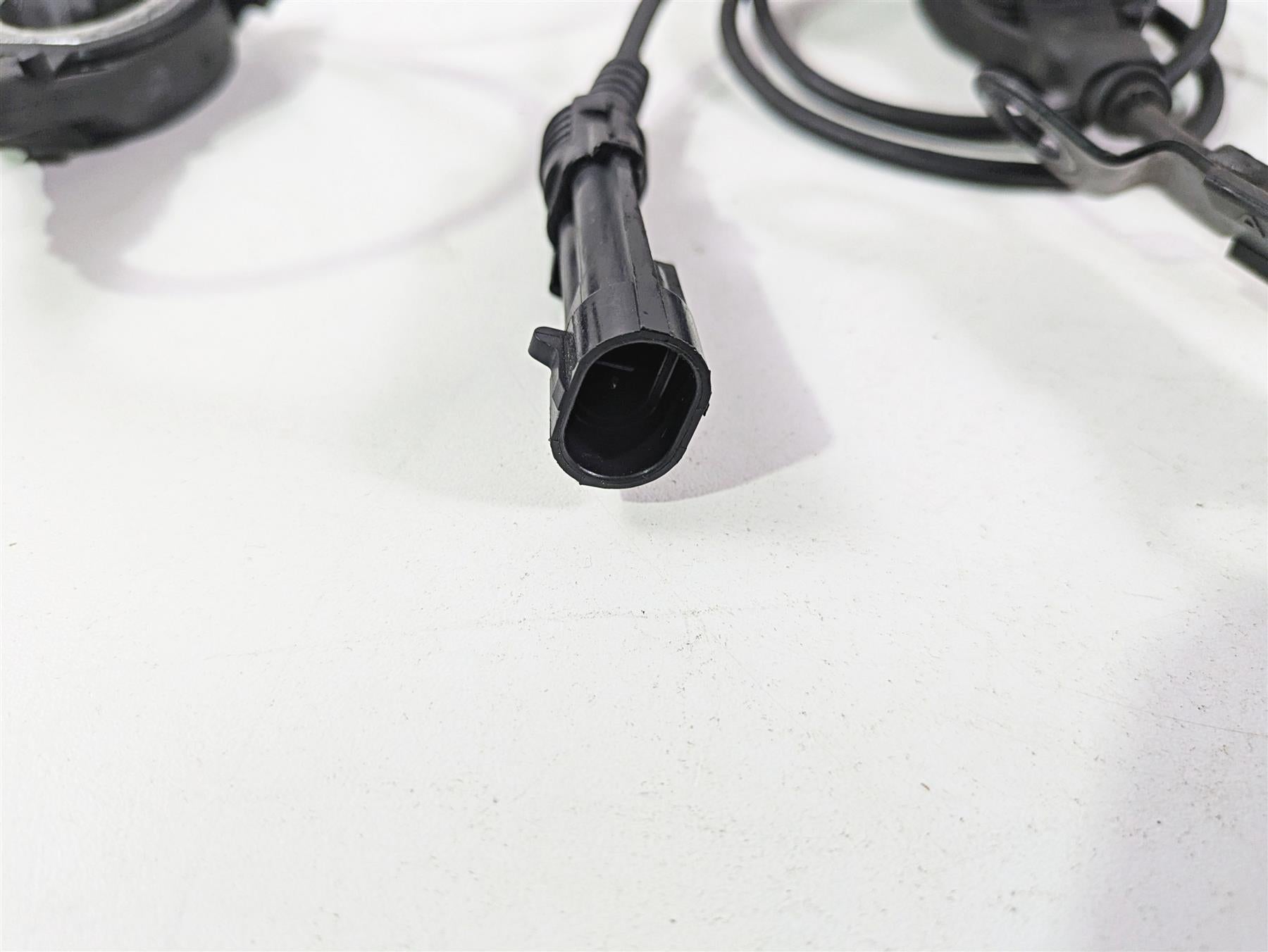 2021 Harley Touring FLTRX Road Glide Front Rear Abs Wheel Speed Sensors 32700015 {{ shop.shopifyCountryName }} - Mototech271
