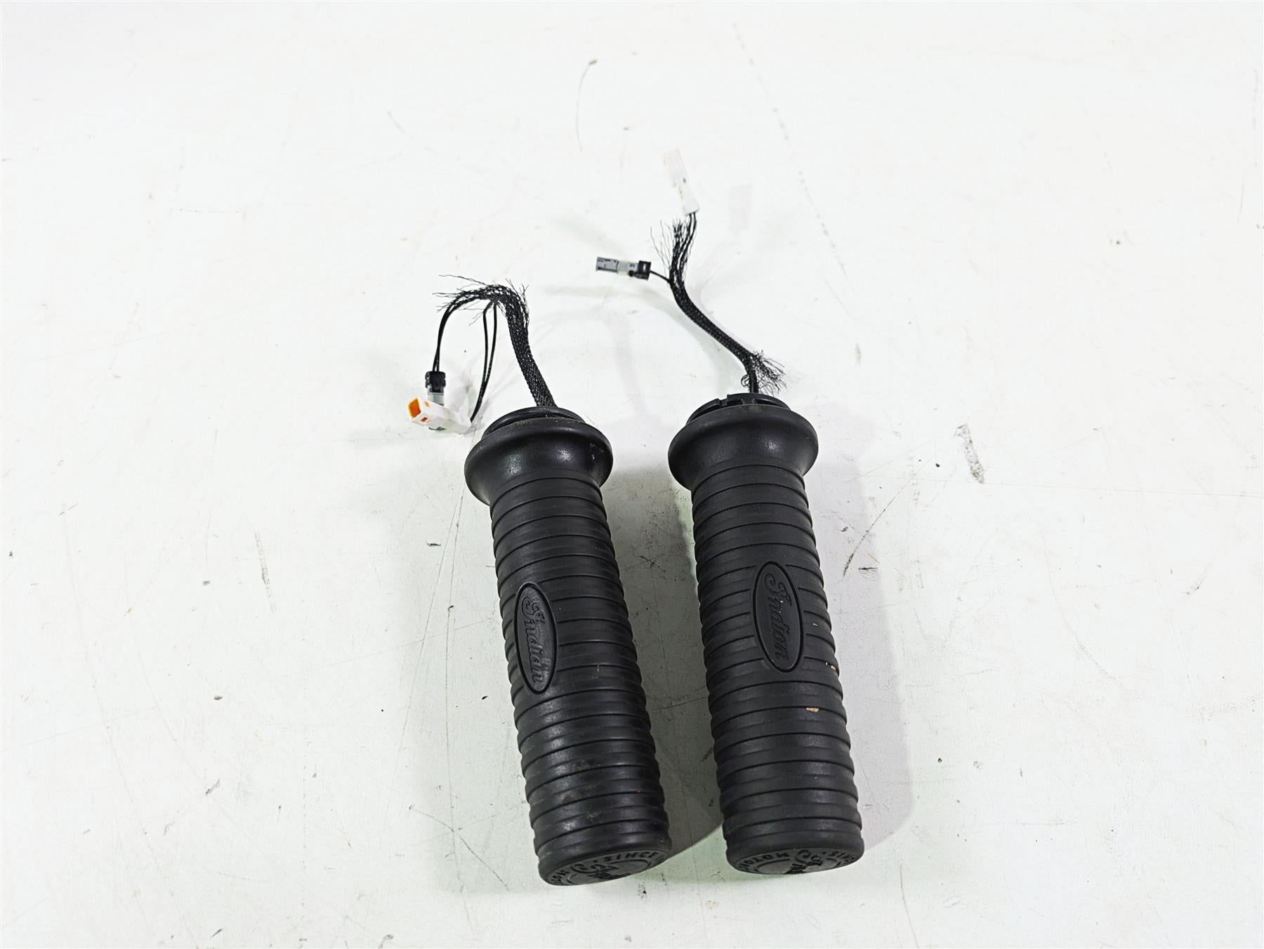2018 Indian Chieftain Limited Heated Left Right Hand Grip Handgrip Set 5416650 {{ shop.shopifyCountryName }} - Mototech271