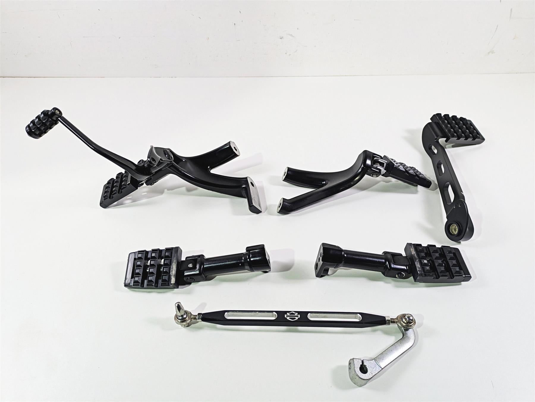 2019 Harley Softail FXDR 114 Footpeg Shifter Brake Pedal Set 33600134 50500746 | Mototech271