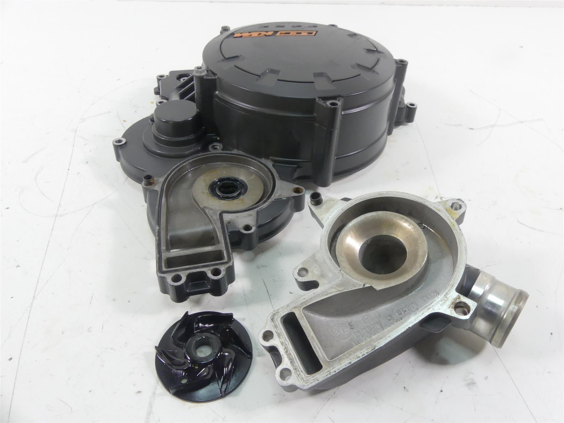 2015 KTM 1190 Adventure R Right Engine Clutch Cover + Waterpump 6033000114441 {{ shop.shopifyCountryName }} - Mototech271