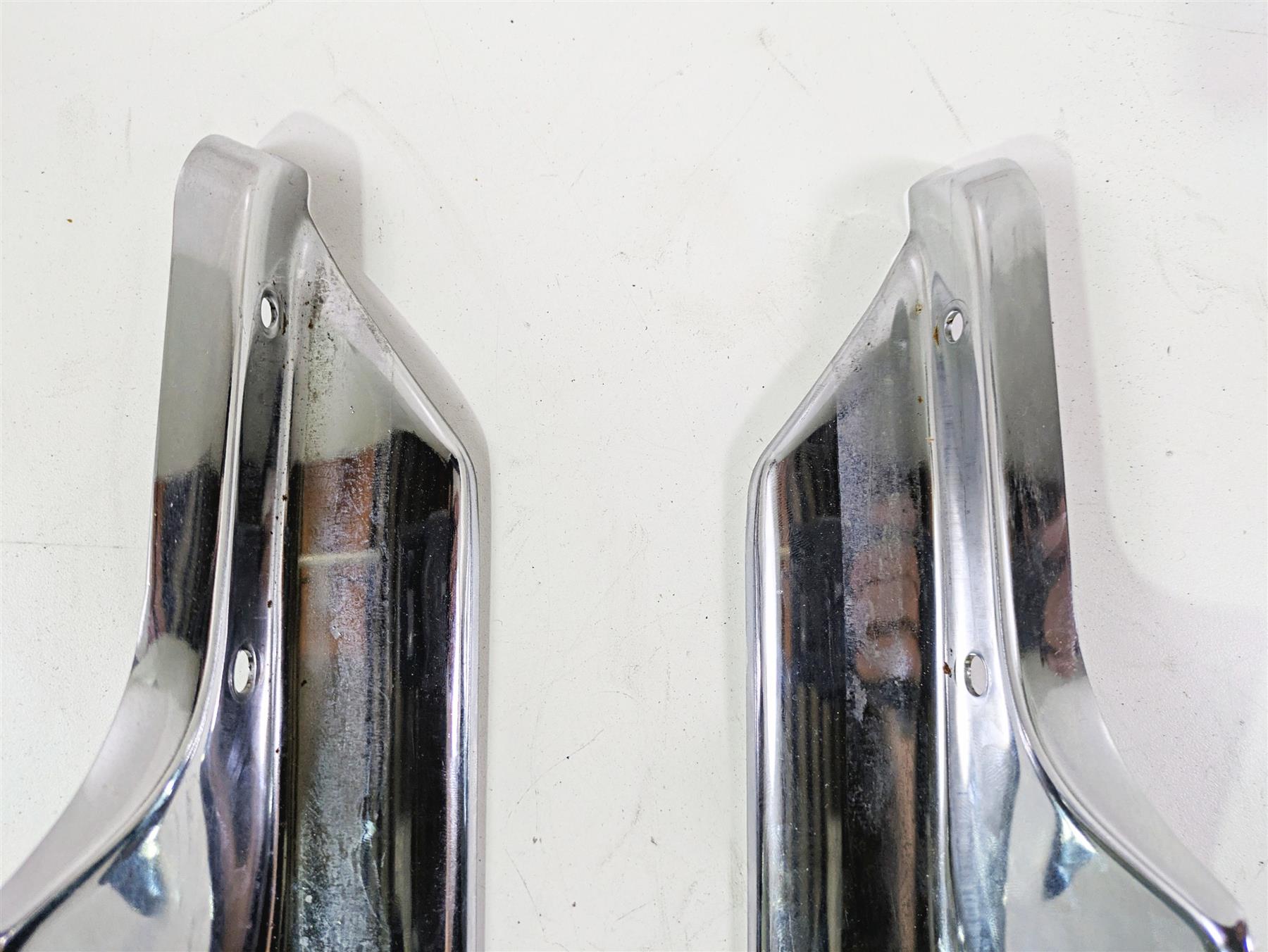 2006 Triumph Rocket 3 Front Fork Lower Cover Protector Set T2045512 T2045513 {{ shop.shopifyCountryName }} - Mototech271