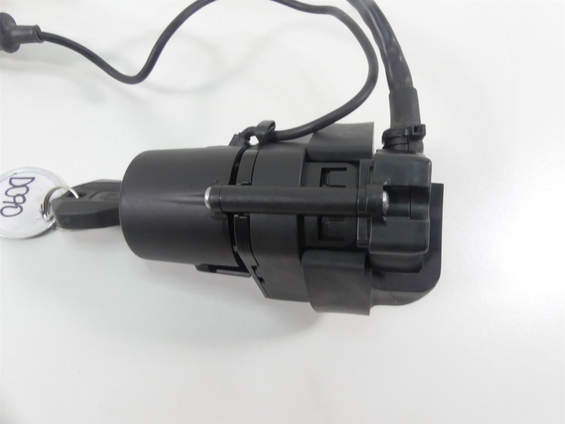 2010 Ducati Streetfighter 1098 S Speedometer Ignition Switch Key 7K 40610723A {{ shop.shopifyCountryName }} - Mototech271
