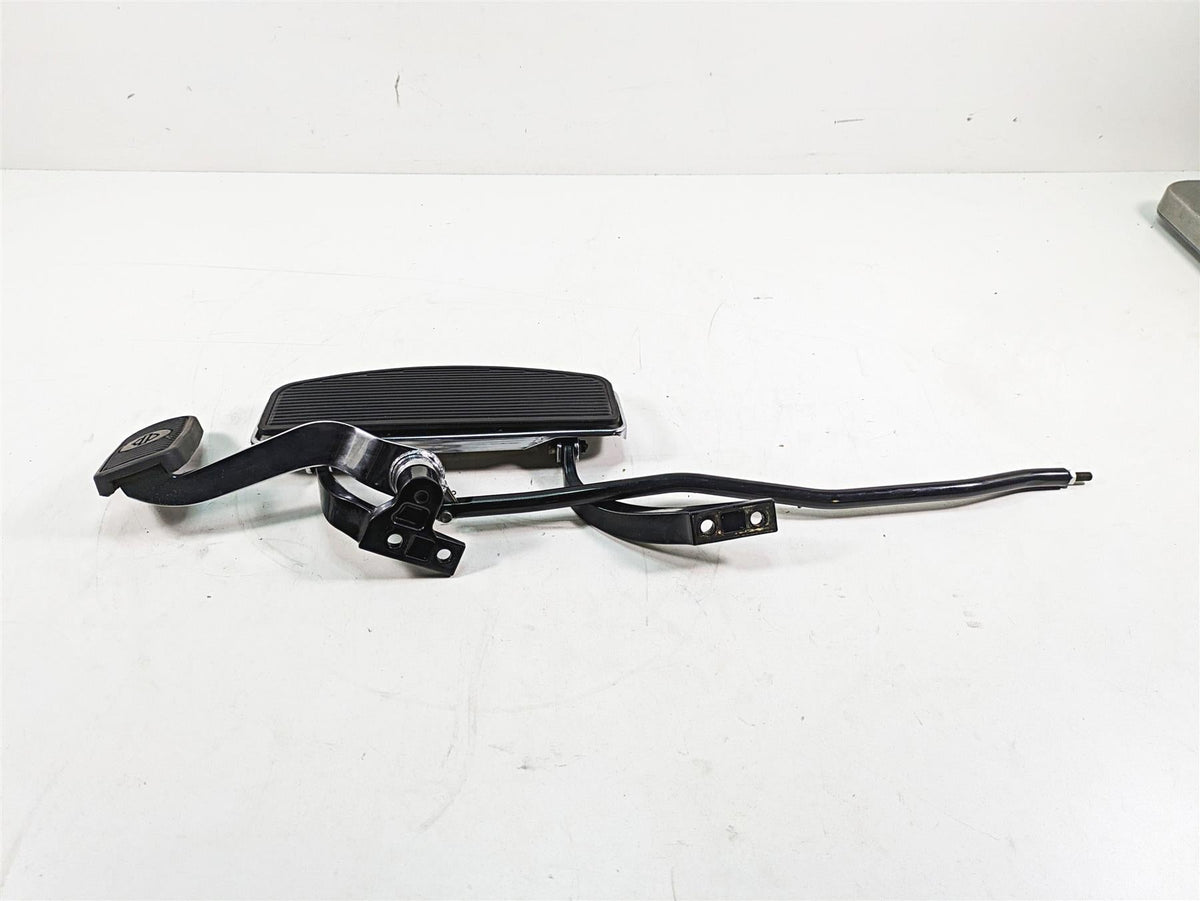 2012 Harley FLD Dyna Switchback Right Floorboard & Brake Pedal Set 54172-12 {{ shop.shopifyCountryName }} - Mototech271