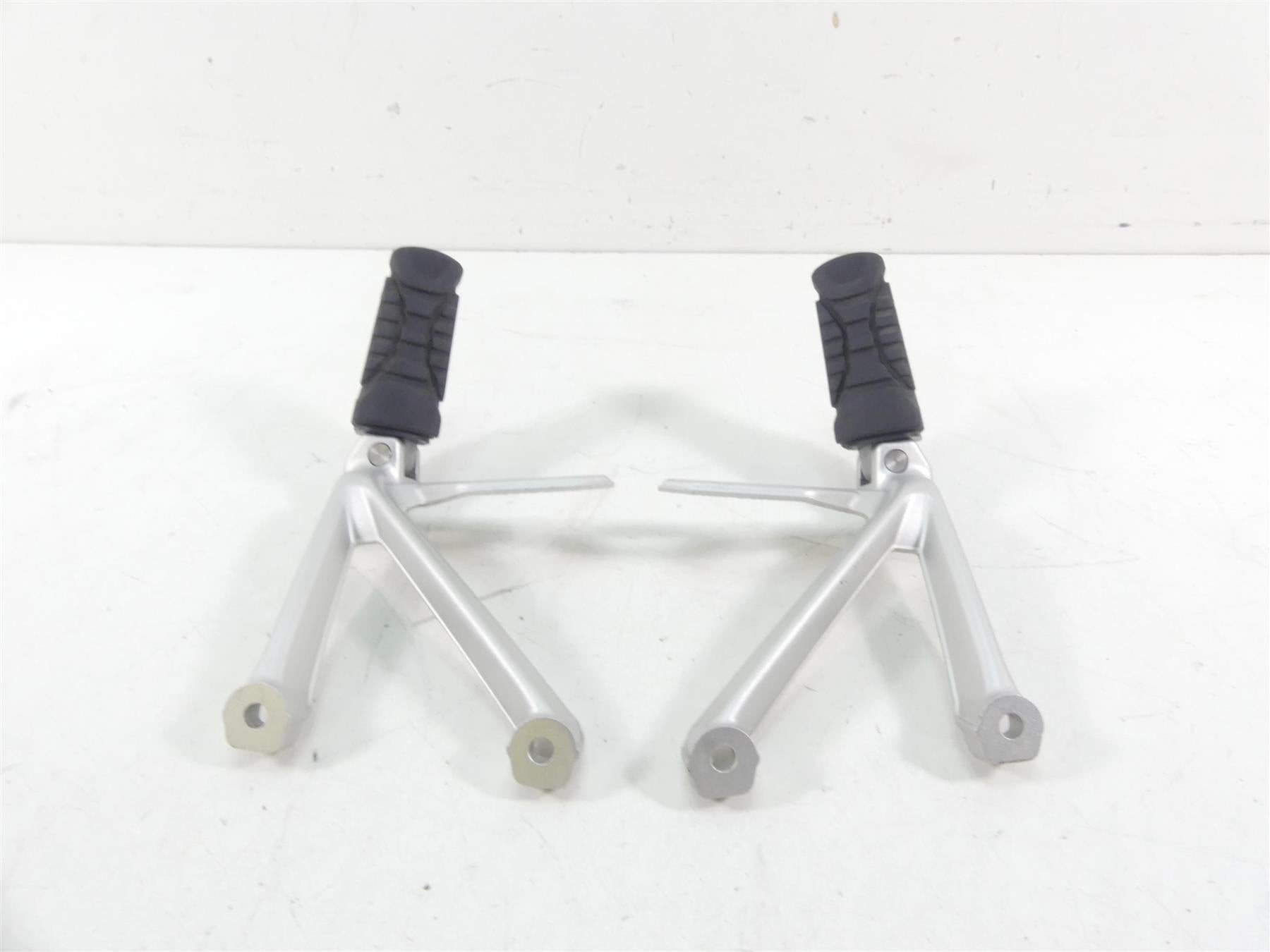 2017 BMW R1200GS GSW K50 Rear Passenger Footpeg Set 46718526741 46718526742