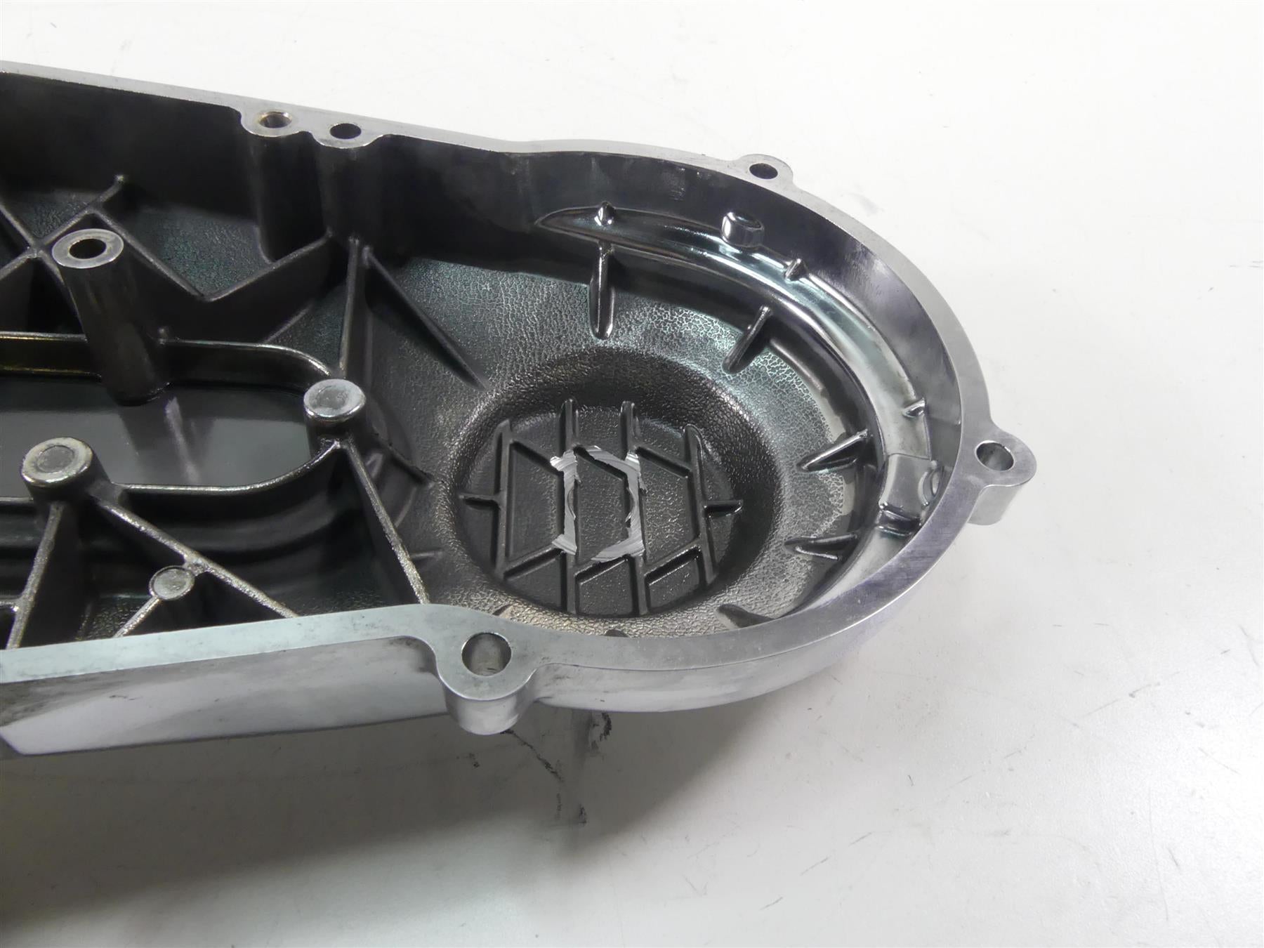 2004 Harley FXDWGI Dyna Wide Glide Outer Primary Drive Clutch Cover 60506-99 {{ shop.shopifyCountryName }} - Mototech271