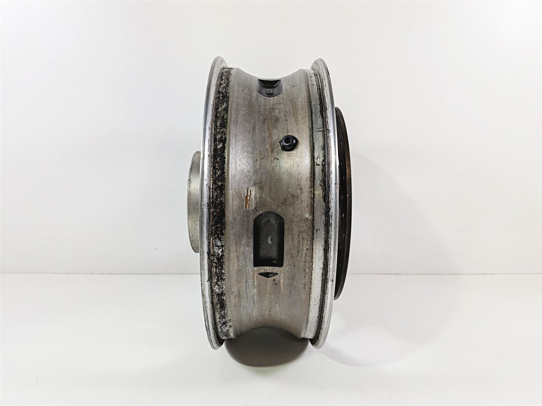 2016 Harley Touring FLHX Street Glide Straight 16x5 Rear Wheel 5-Spoke 40900033 {{ shop.shopifyCountryName }} - Mototech271