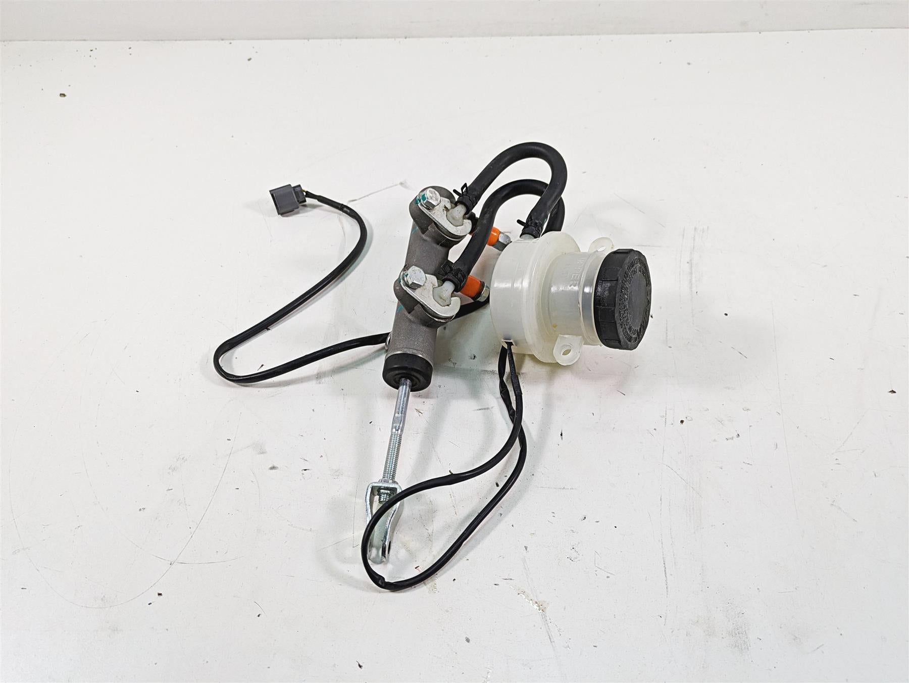 2021 CFMoto Zforce 500 Trail Main Brake Master Cylinder 5BWB-081100-00002 {{ shop.shopifyCountryName }} - Mototech271