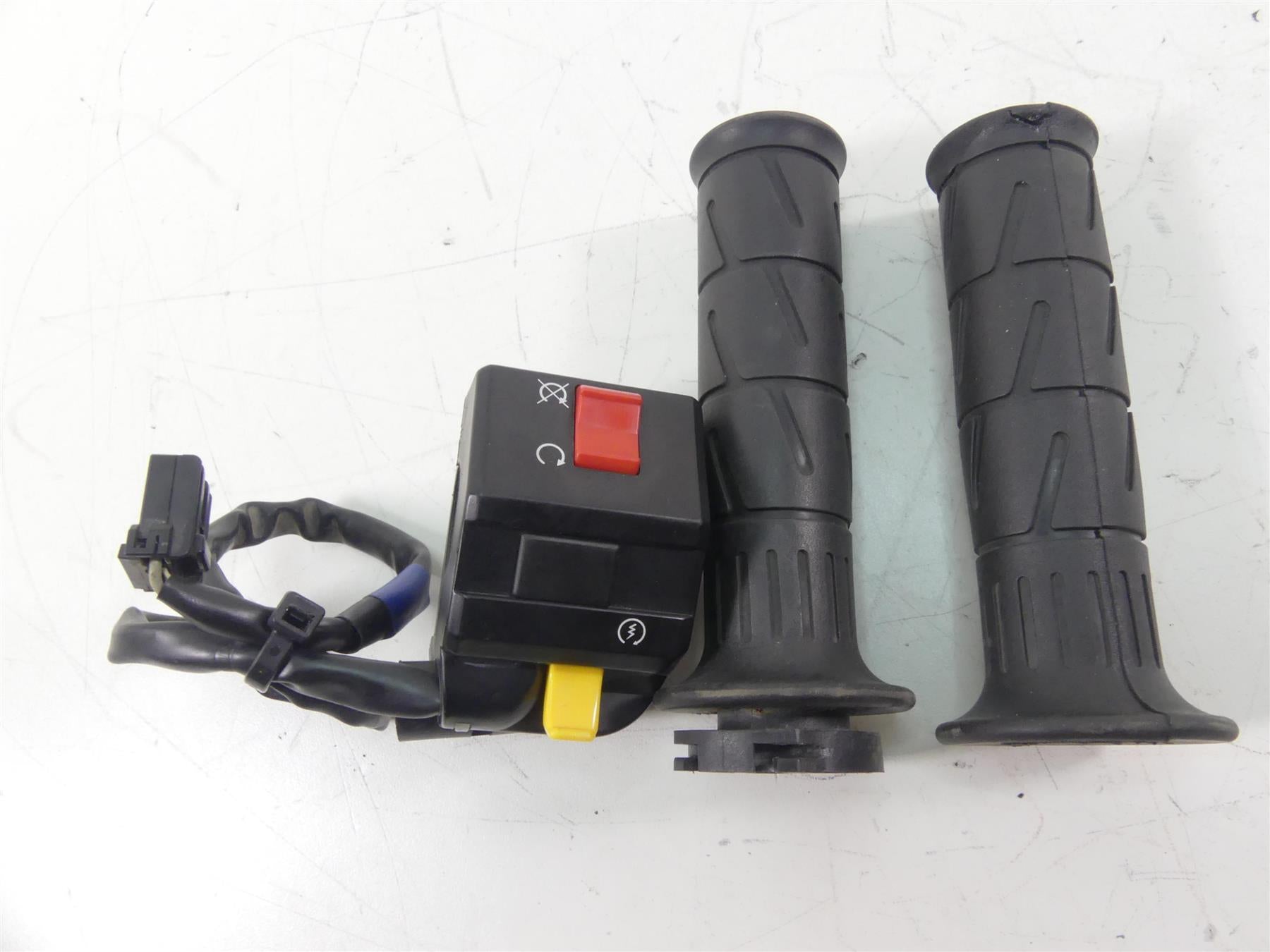 2009 Buell 1125 CR Right Hand Strat Stop Control Switch & Grip Set N0158.TA | Mototech271