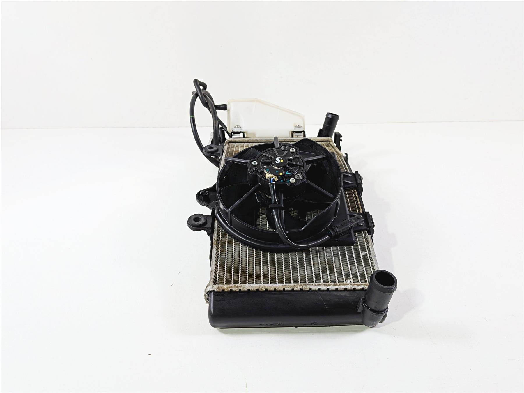 2023 BMW F850GS K81 Radiator Fan Reservoir Hoses Set 17118565248 17111600196 {{ shop.shopifyCountryName }} - Mototech271