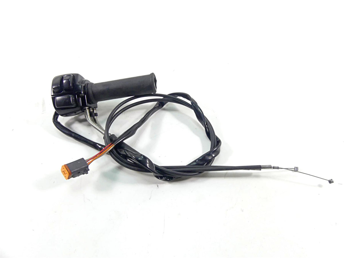 2005 Harley Sportster XL1200 C Right Hand Control Switch 71684-06A 71683-06A {{ shop.shopifyCountryName }} - Mototech271