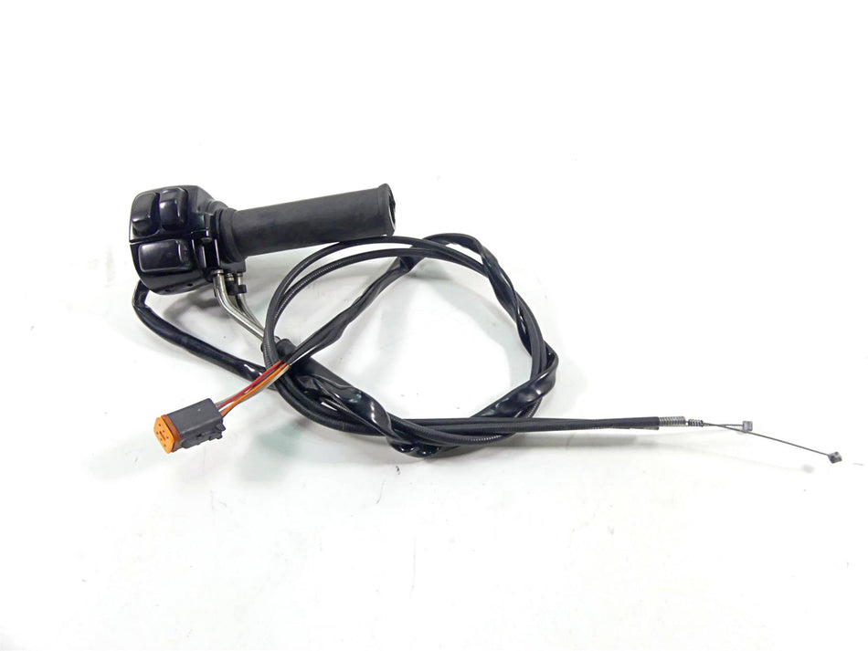 2005 Harley Sportster XL1200 C Right Hand Control Switch 71684-06A 71683-06A {{ shop.shopifyCountryName }} - Mototech271