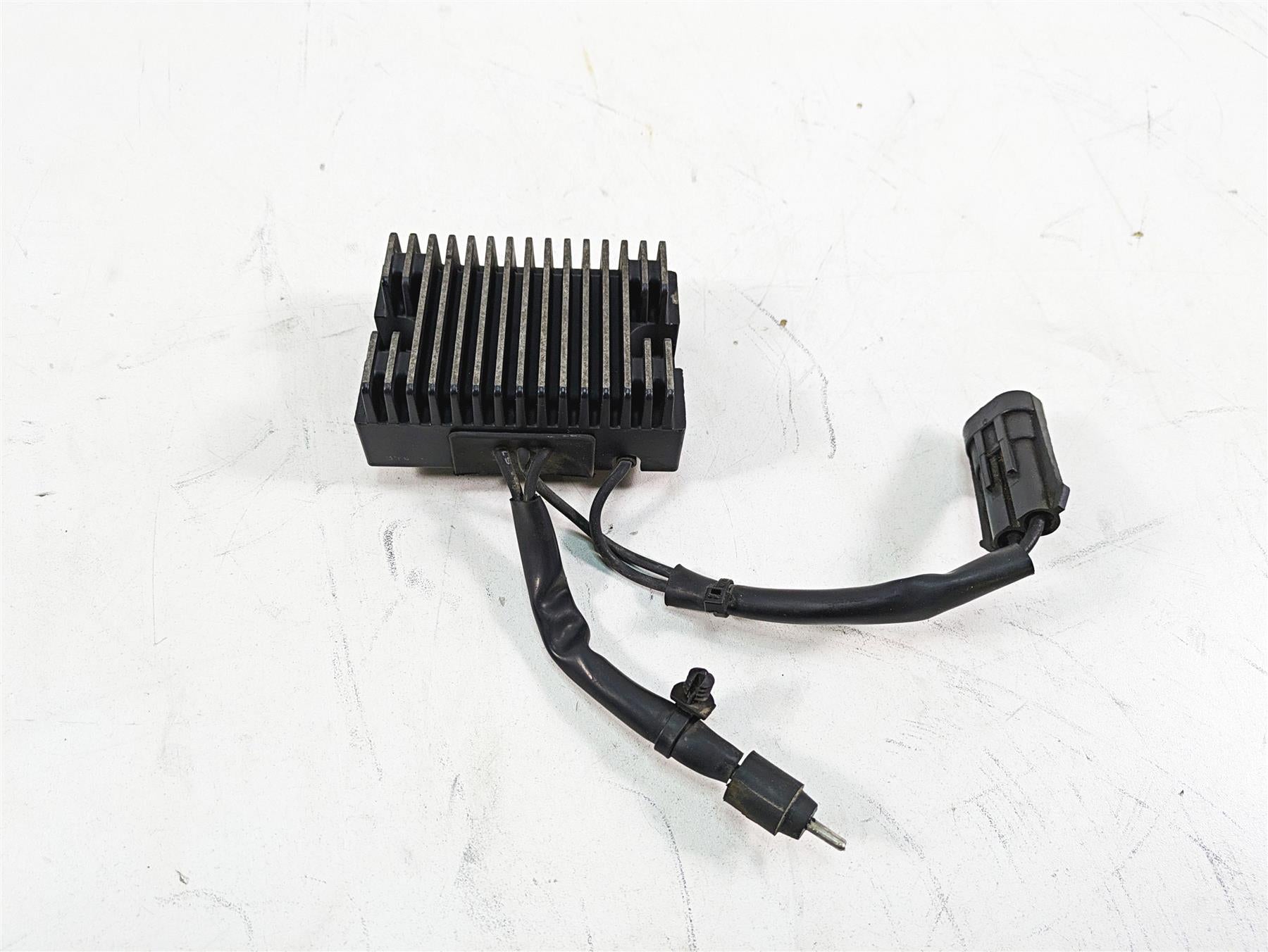2006 Harley Sportster XL1200 Rectifier Voltage Regulator 74523-04 {{ shop.shopifyCountryName }} - Mototech271