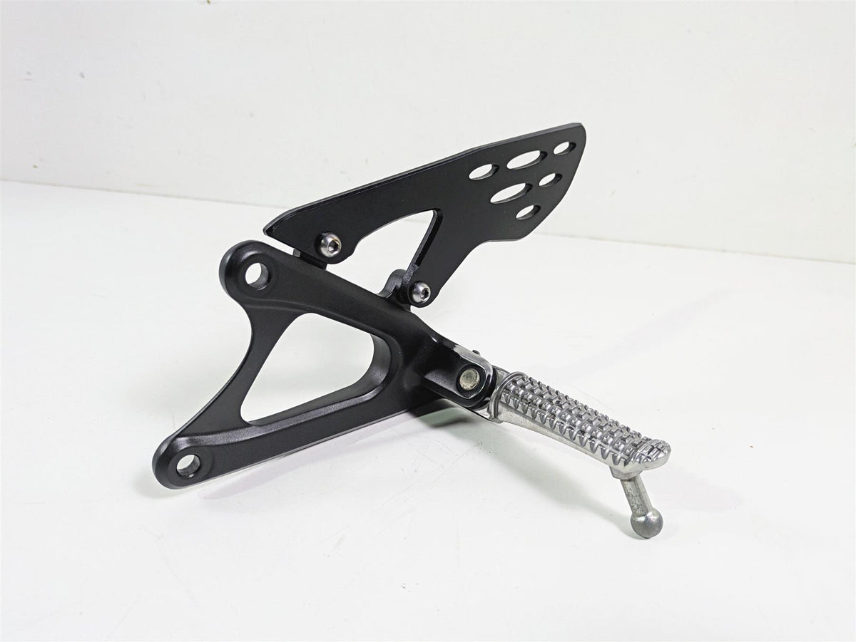 2014 Yamaha YZFR1 R1 RN22 Front Left Footpeg Foot Peg 14B-27442-10-00 {{ shop.shopifyCountryName }} - Mototech271