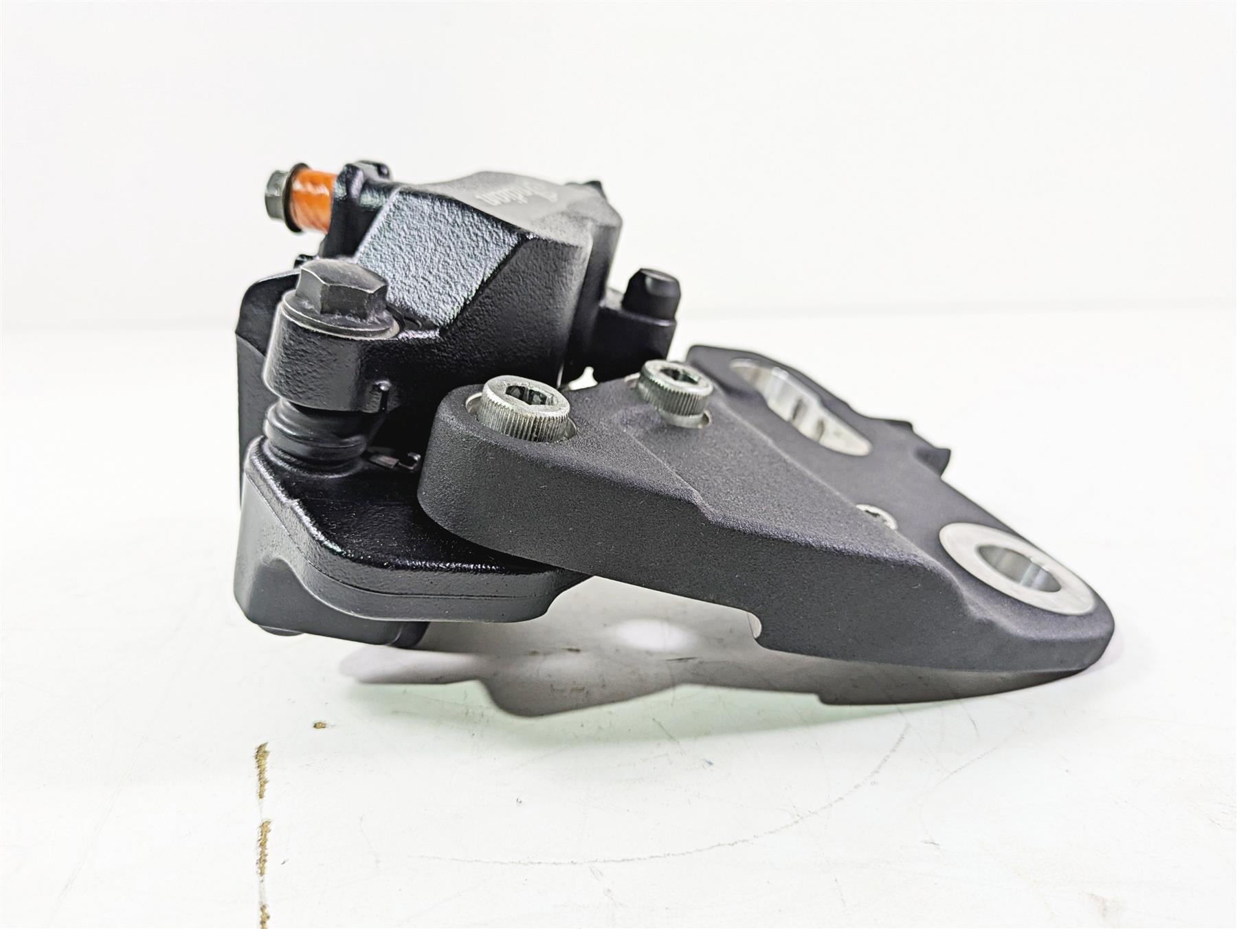 2019 Indian Chieftain Limited Rear Brake Caliper &B Bracket 1912006 {{ shop.shopifyCountryName }} - Mototech271