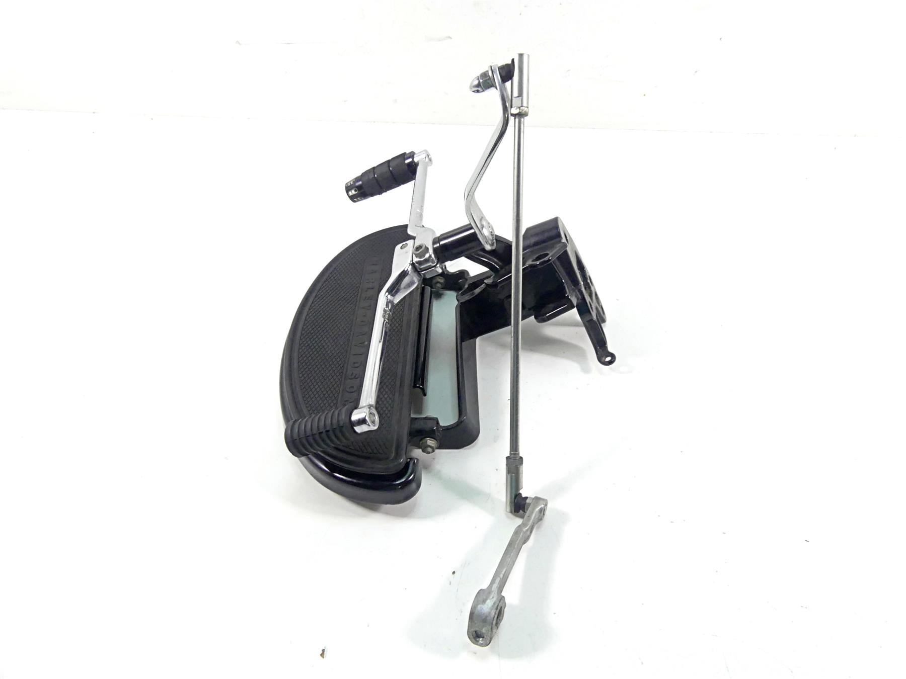 2016 Harley Softail FLS Slim Left Front Floorboard & Shifter Set 33630-07A