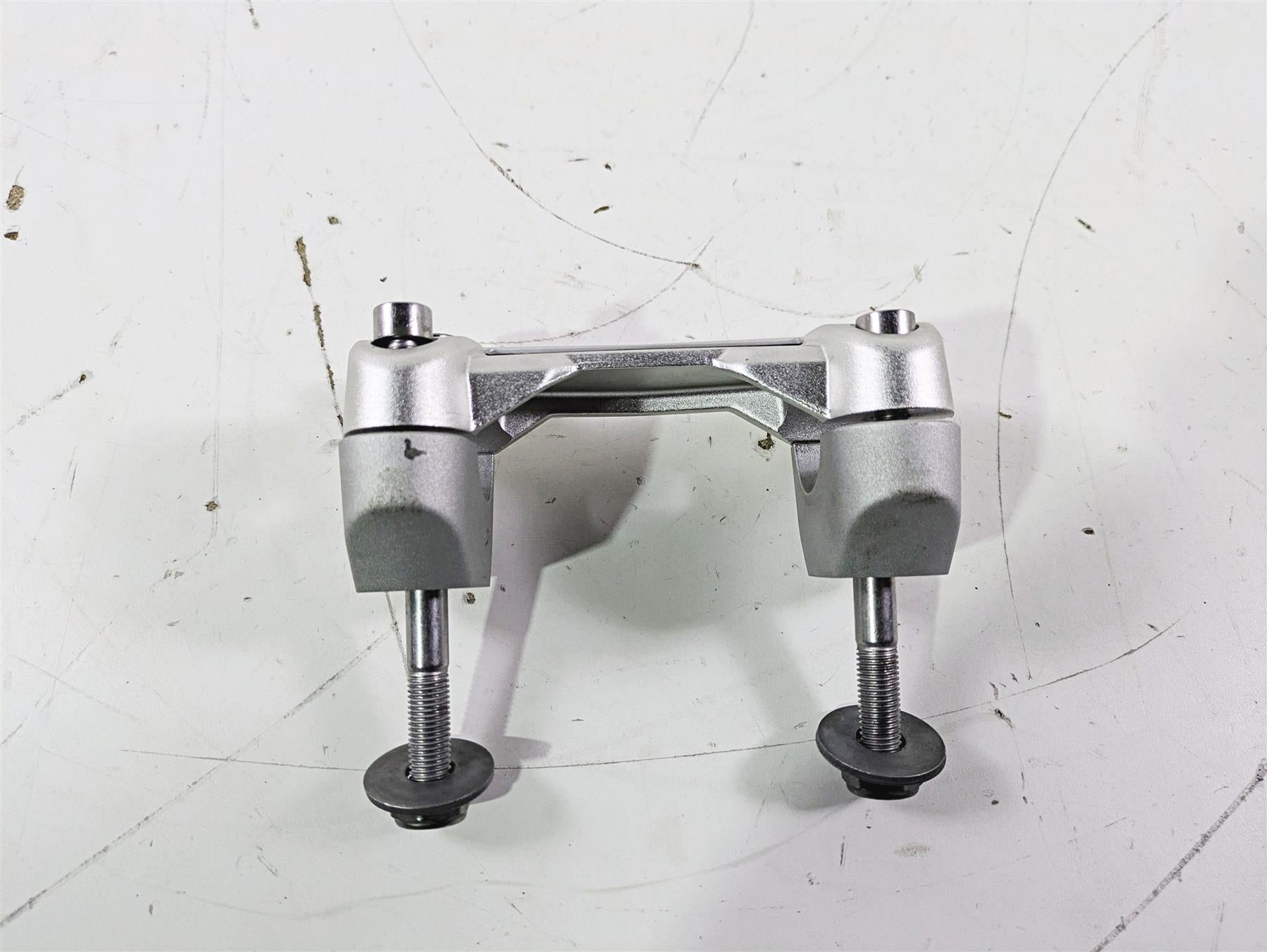 2019 Triumph Speed Triple RS 1050 Handlebar Holder Riser Set T2042064 T2041599 {{ shop.shopifyCountryName }} - Mototech271