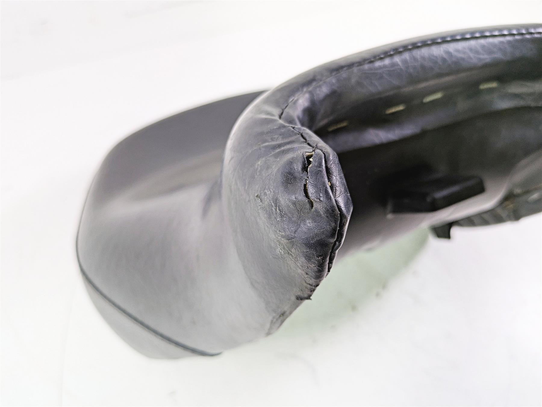 2002 Honda V-Twin VTX1800 C Front Rider Seat Saddle READ 77200-MCH-000 {{ shop.shopifyCountryName }} - Mototech271