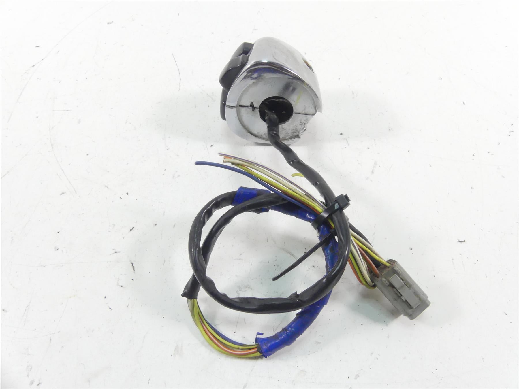 1998 Harley Dyna FXDL Low Rider Left Hand Turn Signal Control Switch 71682-06A {{ shop.shopifyCountryName }} - Mototech271