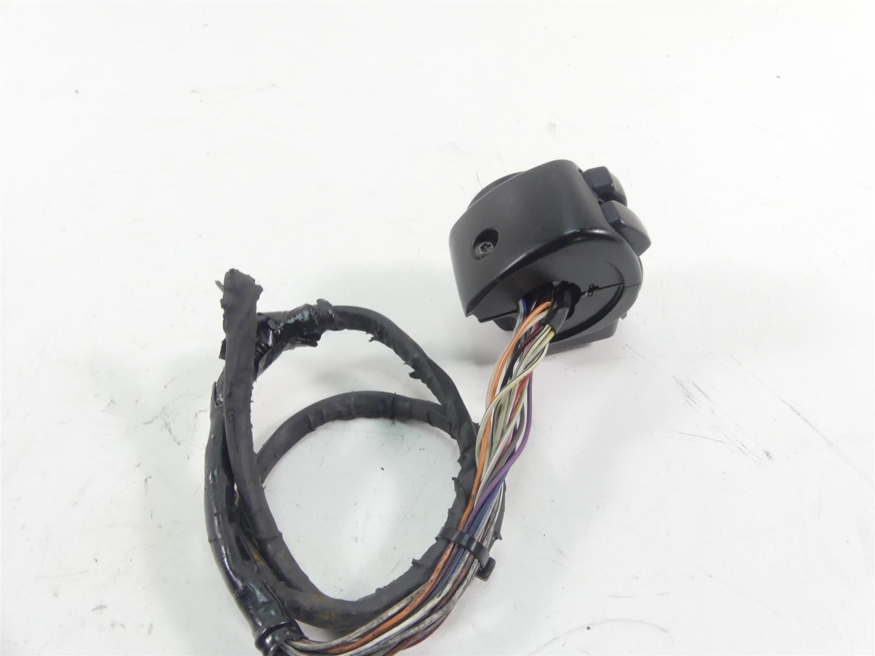 2011 Harley Touring FLTRU Road Glide Right Cruise Control Switch -Read 71682-06A {{ shop.shopifyCountryName }} - Mototech271