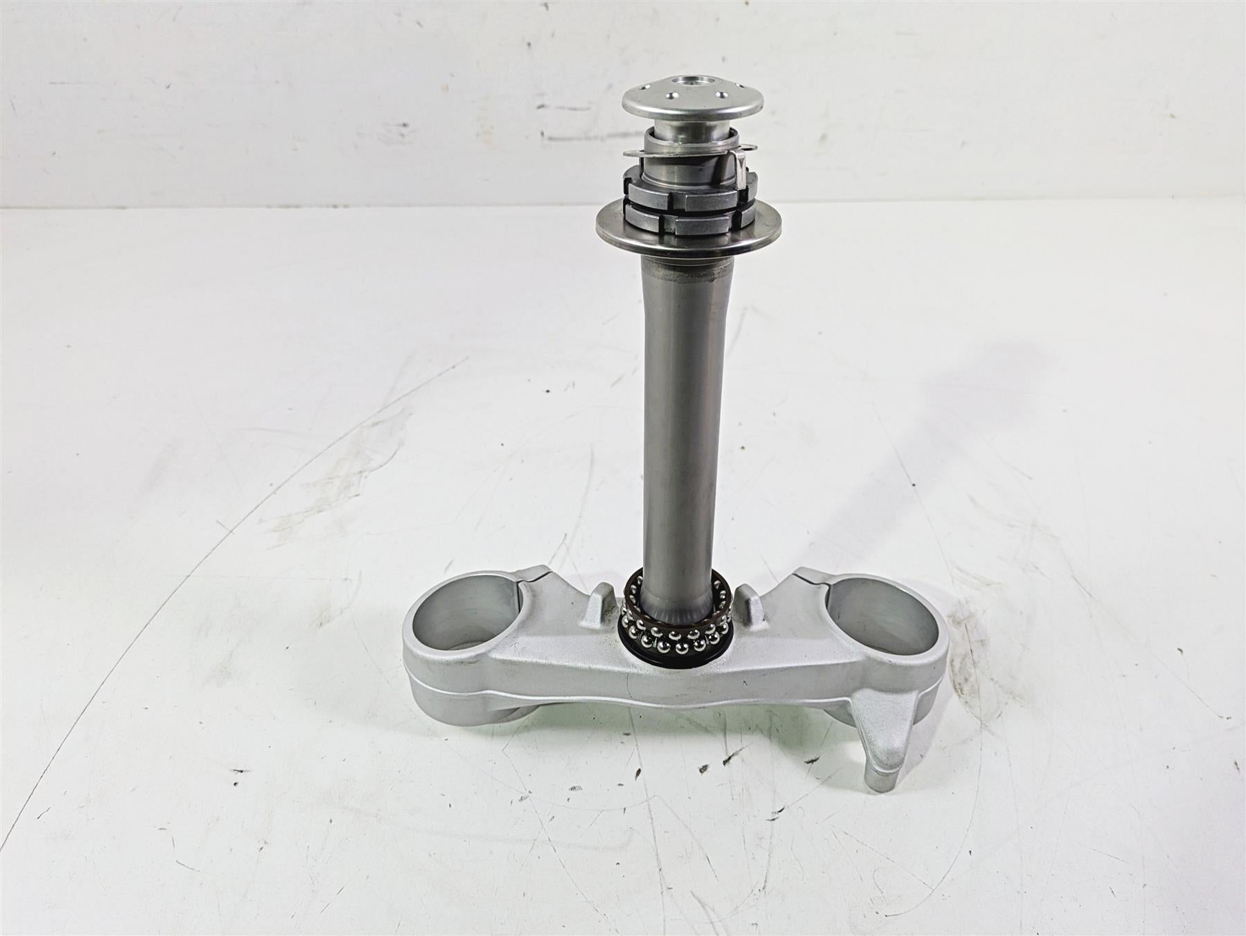 2016 BMW R1200RS K54 Lower Triple Tree Steering Clamp 8549422 31428549594 {{ shop.shopifyCountryName }} - Mototech271