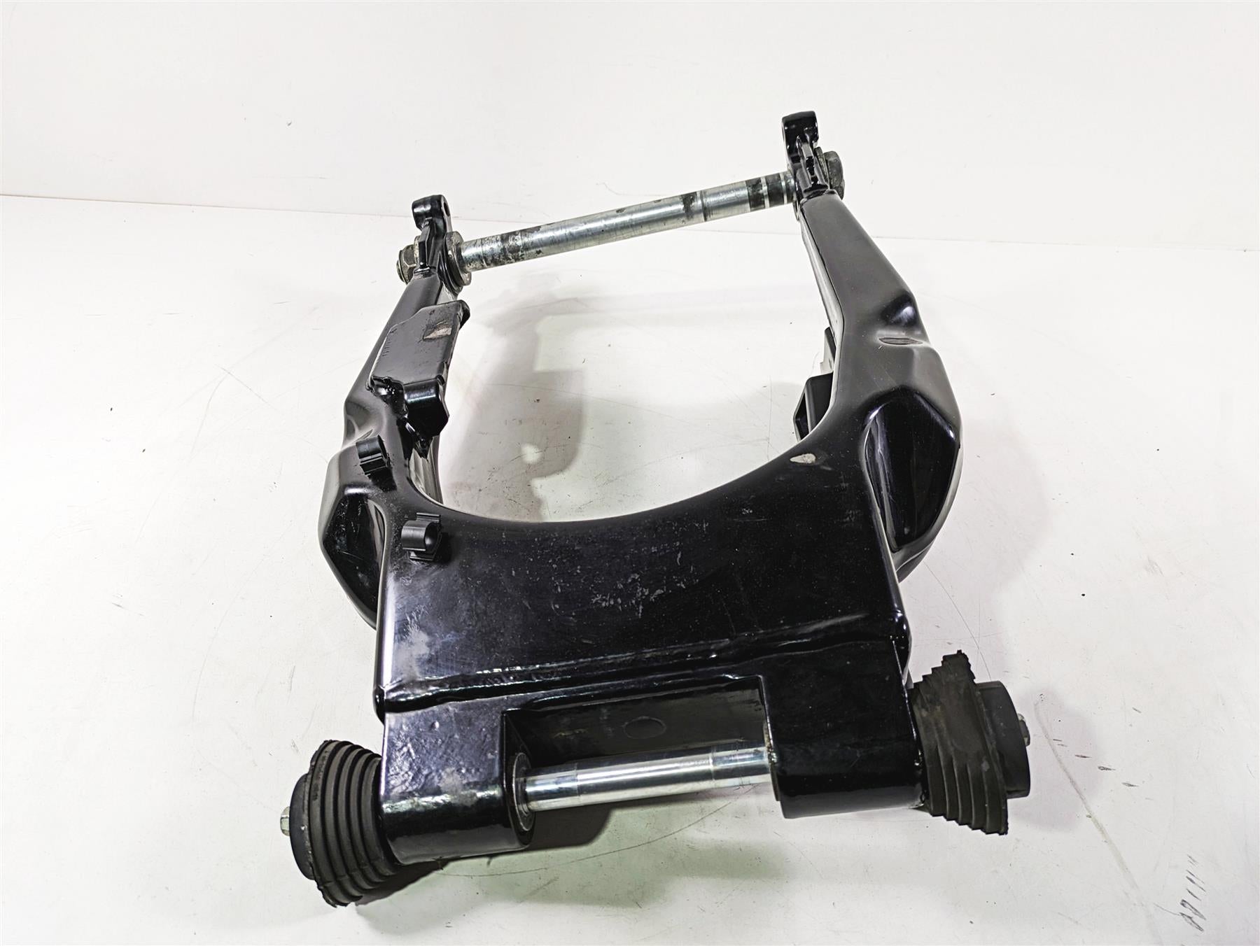 2017 Harley Touring FLTRXS Road Glide Rear Swingarm & 25mm Axle Set 47549-09A {{ shop.shopifyCountryName }} - Mototech271