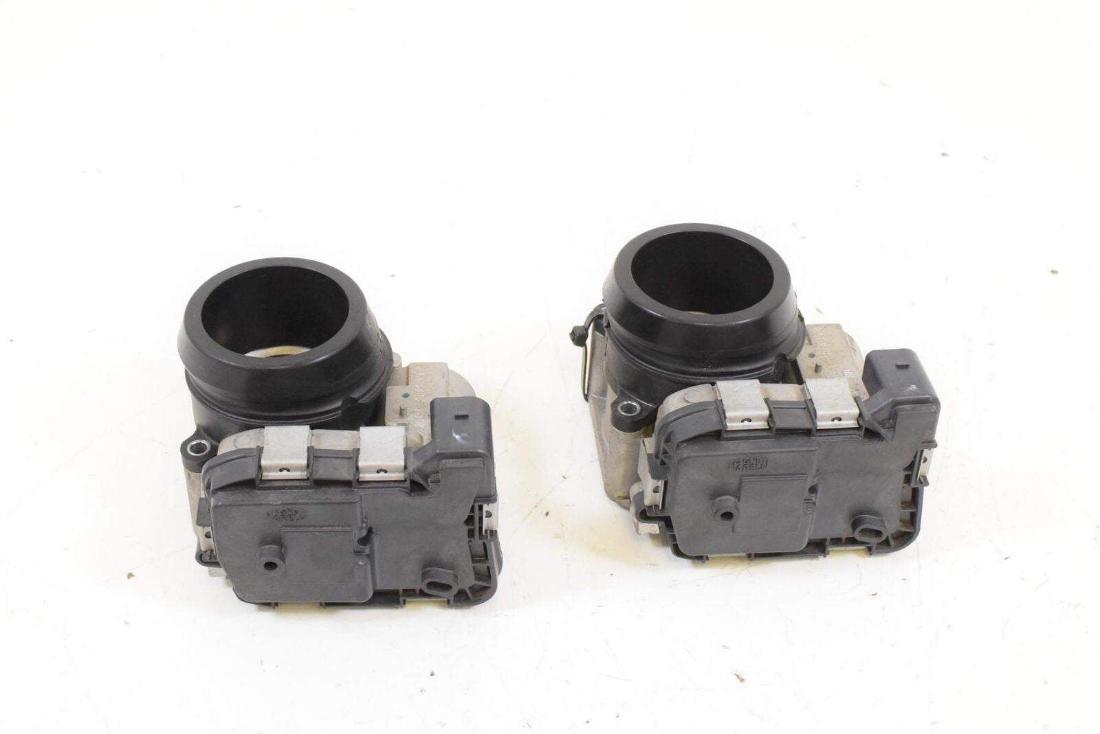 2015 Ducati Hypermotard 821 SP Throttle Body Bodies Fuel Injectors 28240903A {{ shop.shopifyCountryName }} - Mototech271