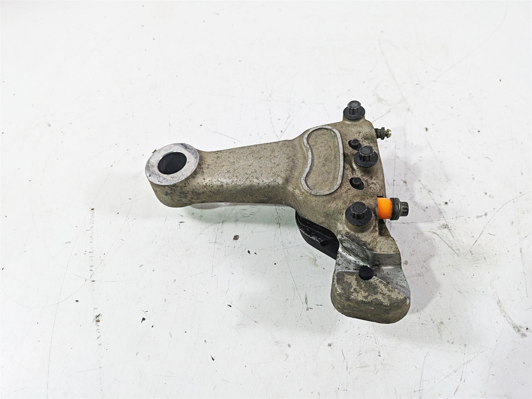 2003 Harley Touring FLHTCUI 100TH E-Glide Rear Brake Caliper & Bracket 44080-02C {{ shop.shopifyCountryName }} - Mototech271