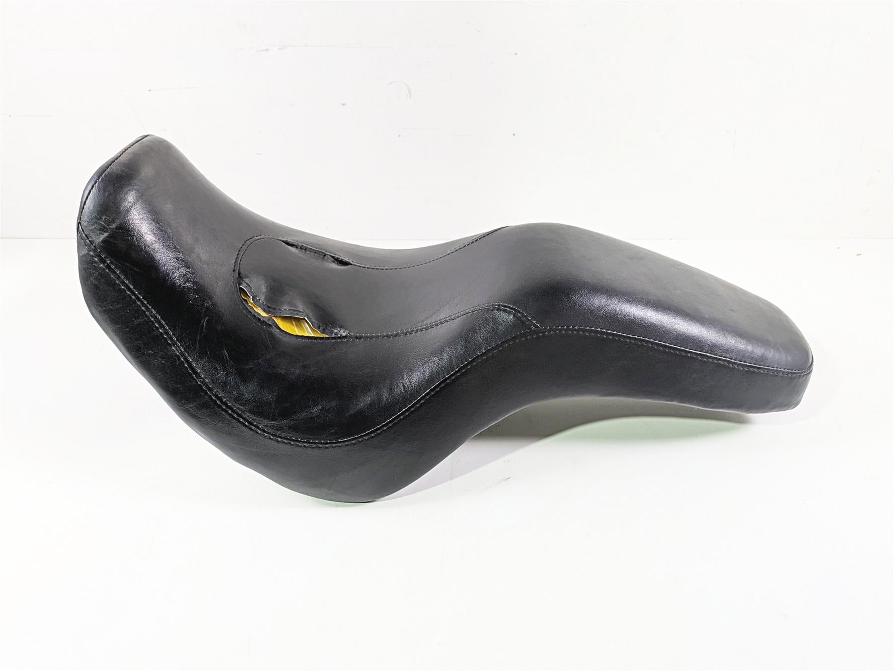 2004 Harley Softail FXSTDI Deuce Saddle Seat - Needs Cover 92028-07 {{ shop.shopifyCountryName }} - Mototech271